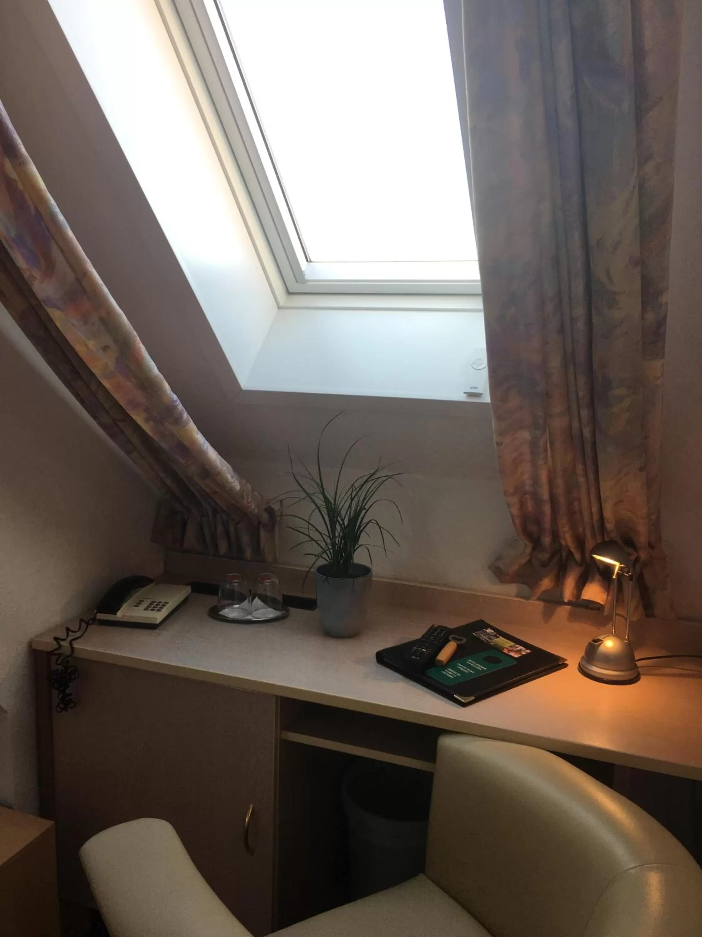 Photo of the whole room in Hotel & Restaurant Park Cafe ISA