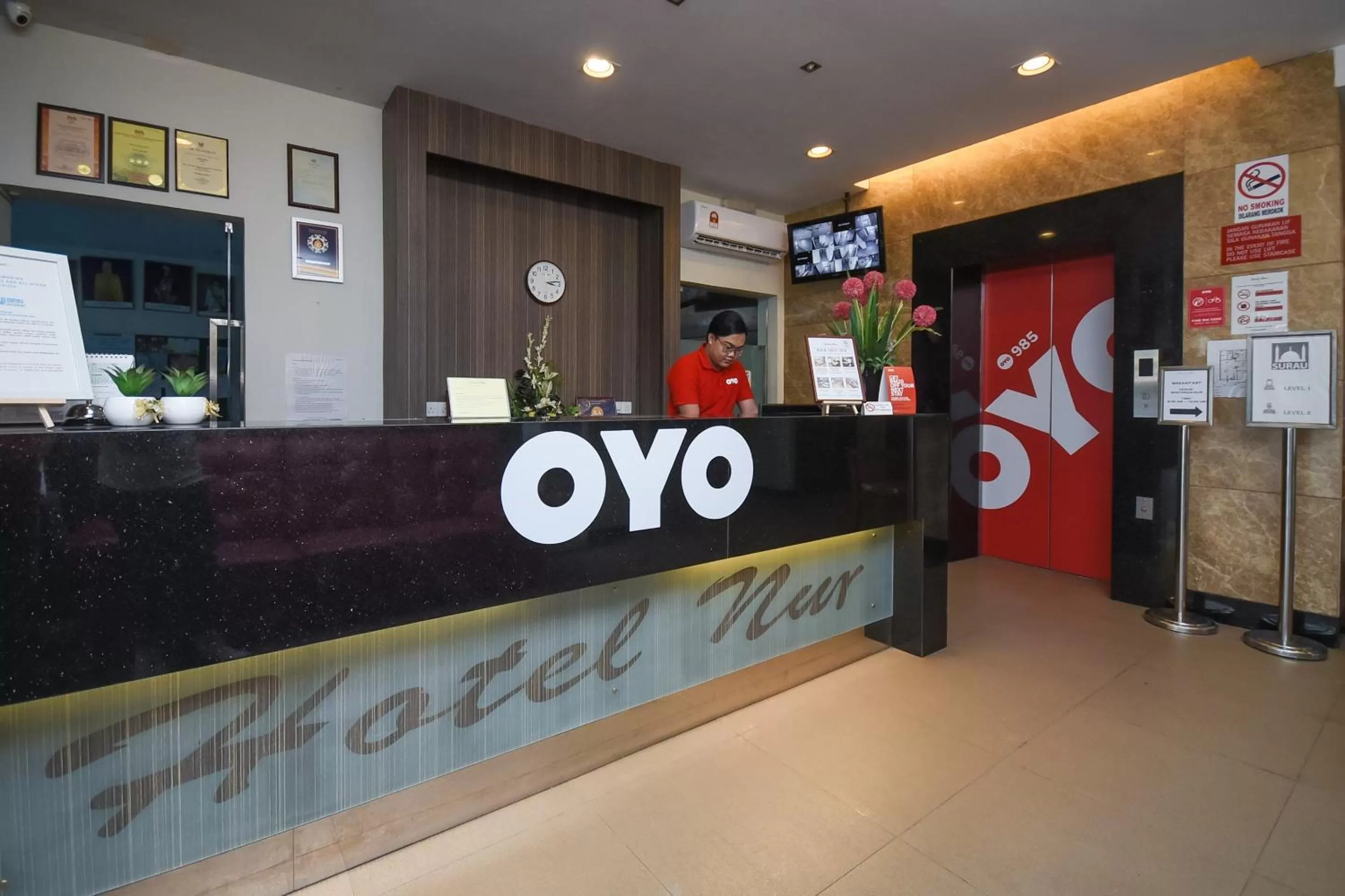 Lobby or reception, Lobby/Reception in Super OYO 985 Hotel Nur