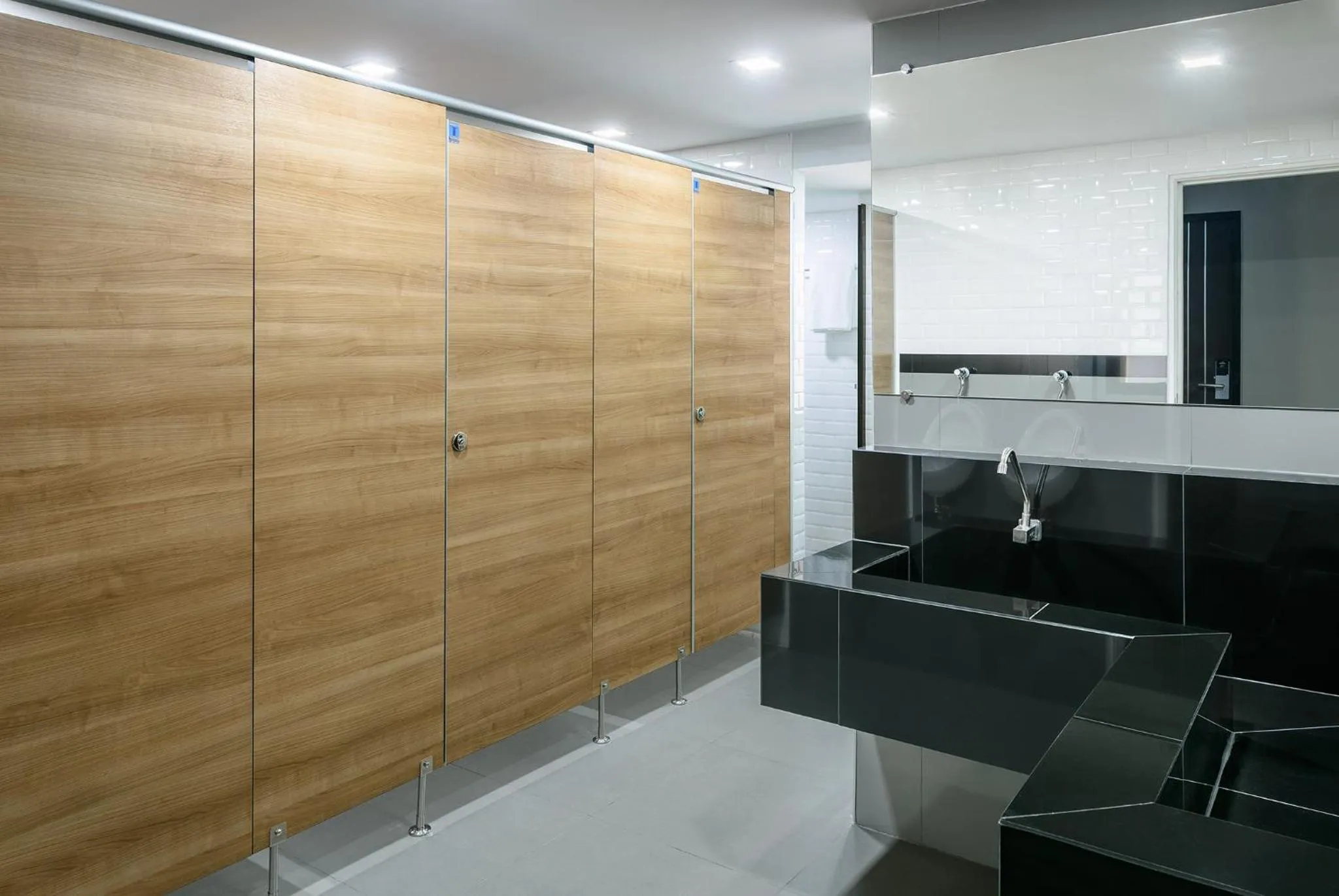 Toilet in Travelier Hostel