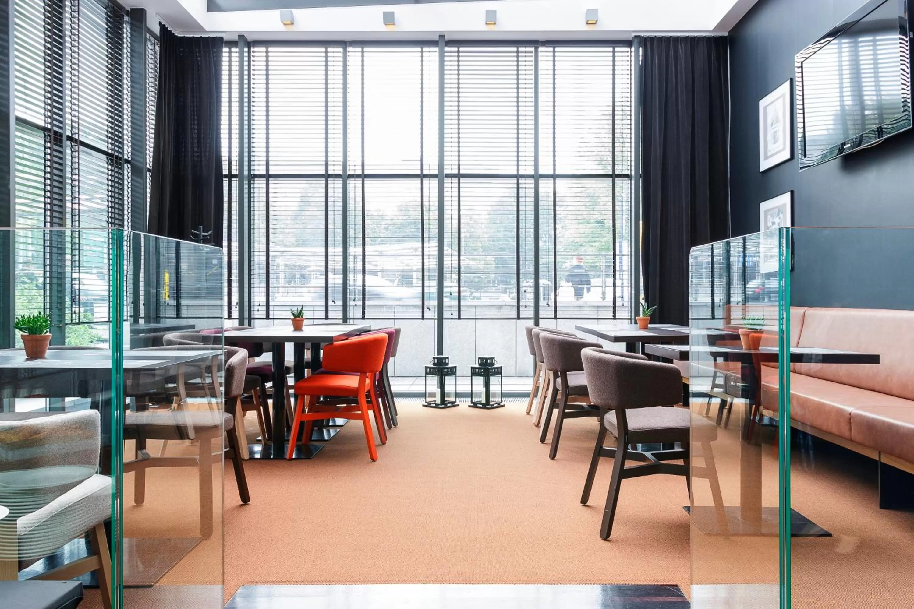 Lounge or bar, Bed in Vienna House Easy by Wyndham Katowice