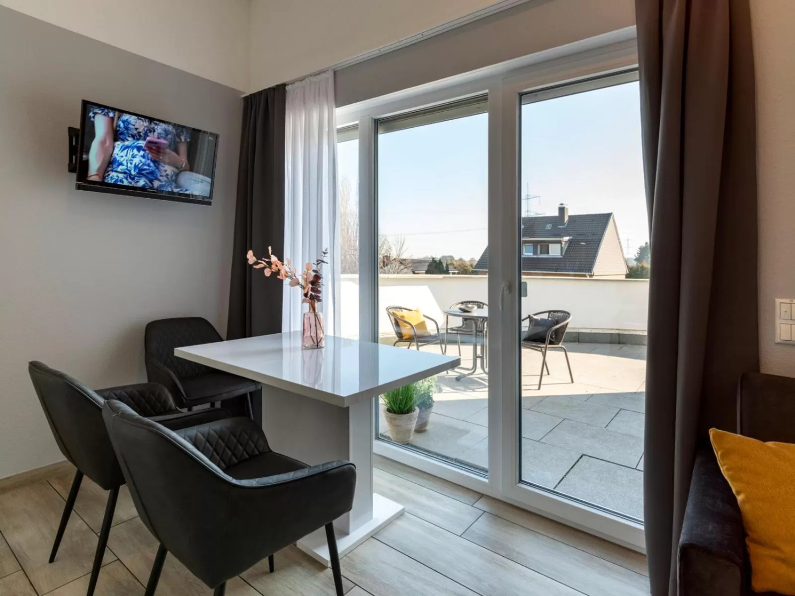 GLEUEL INN - digital hotel & serviced apartments & boardinghouse mit voll ausgestatteten Küchen