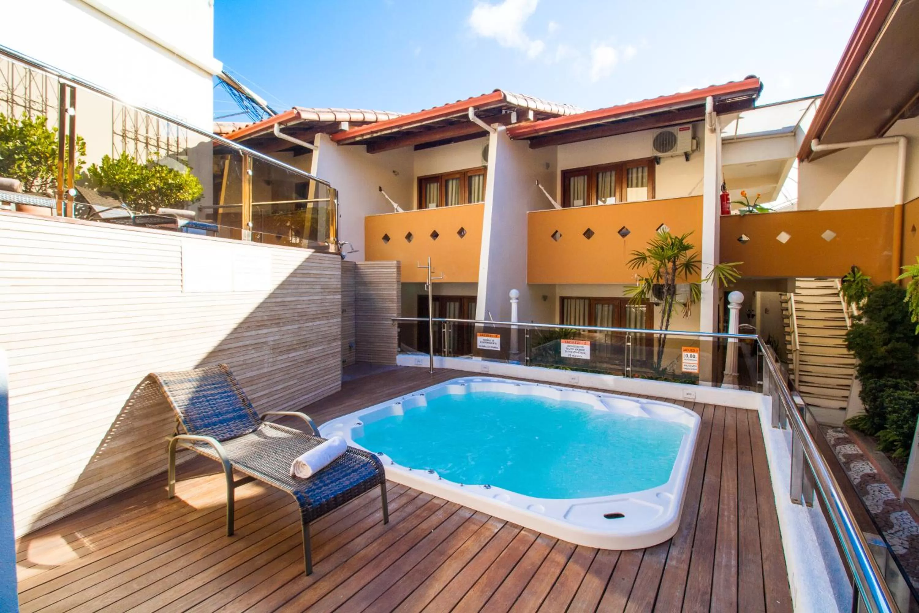 Hot Tub in Rede Andrade Terra Brasil