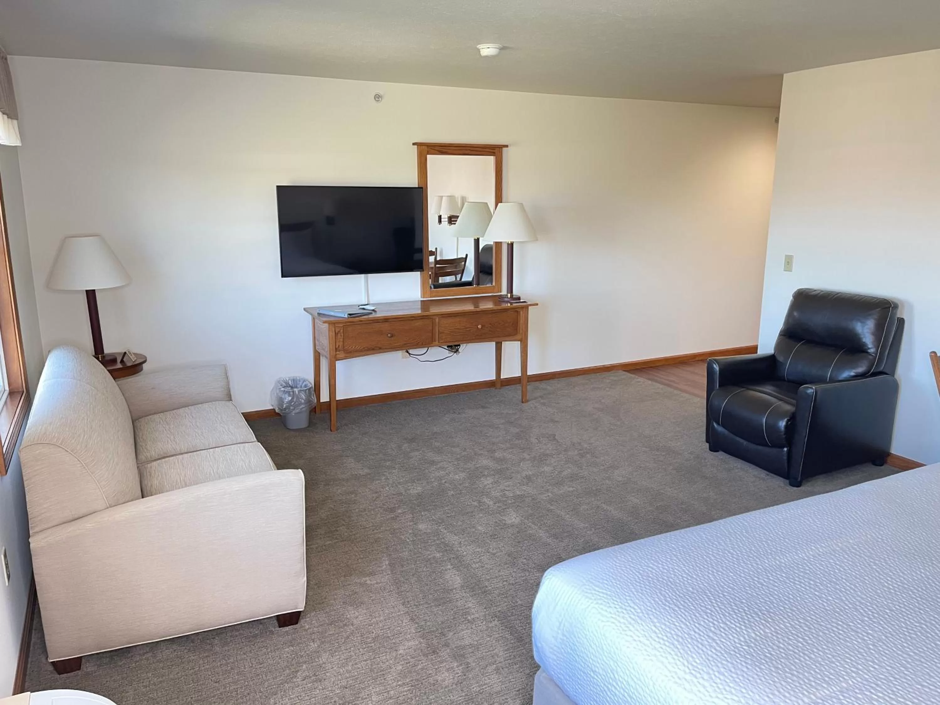 Bed in Farmstead Inn and Conference Center