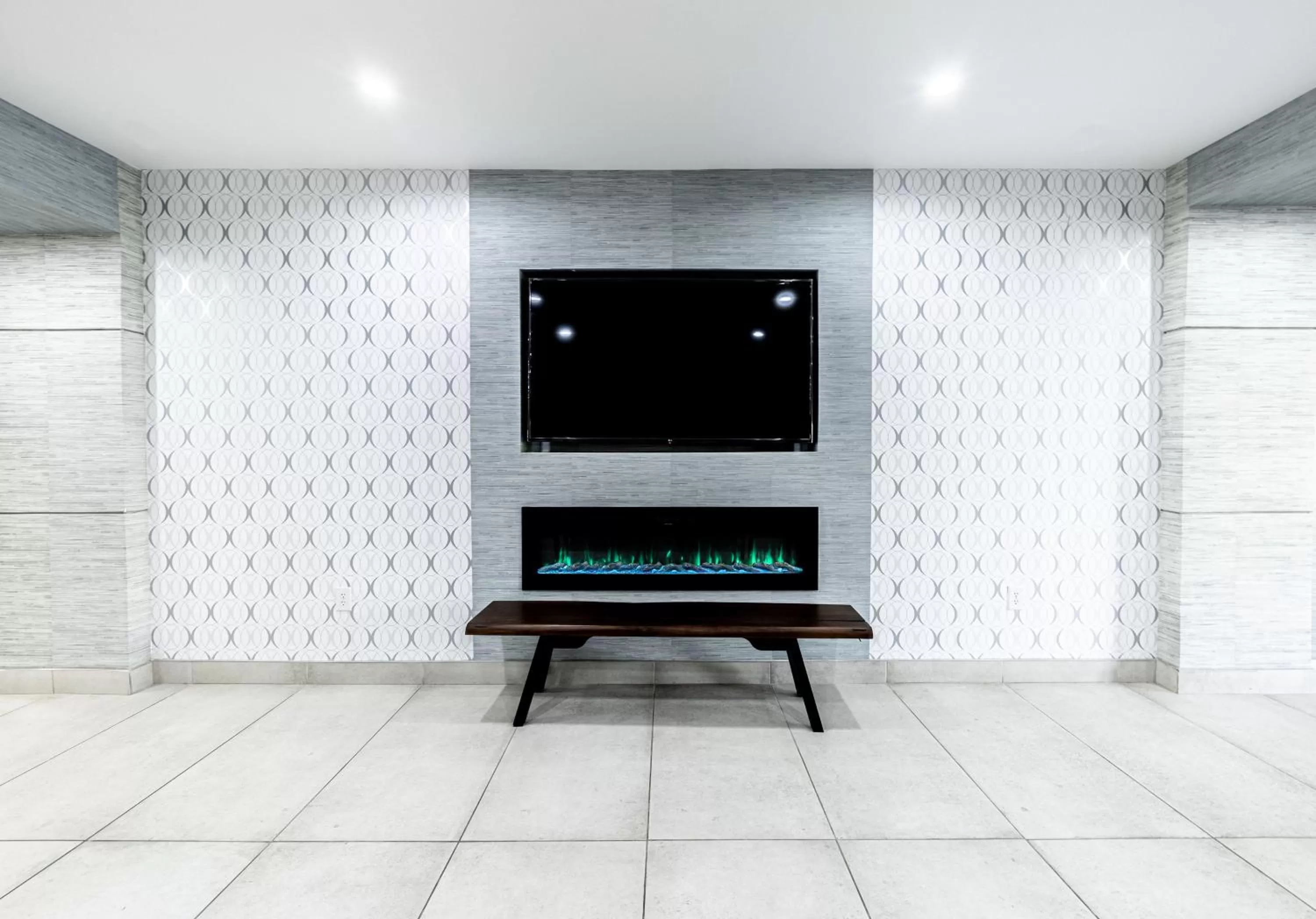 Communal lounge/ TV room in Seaview Hotel