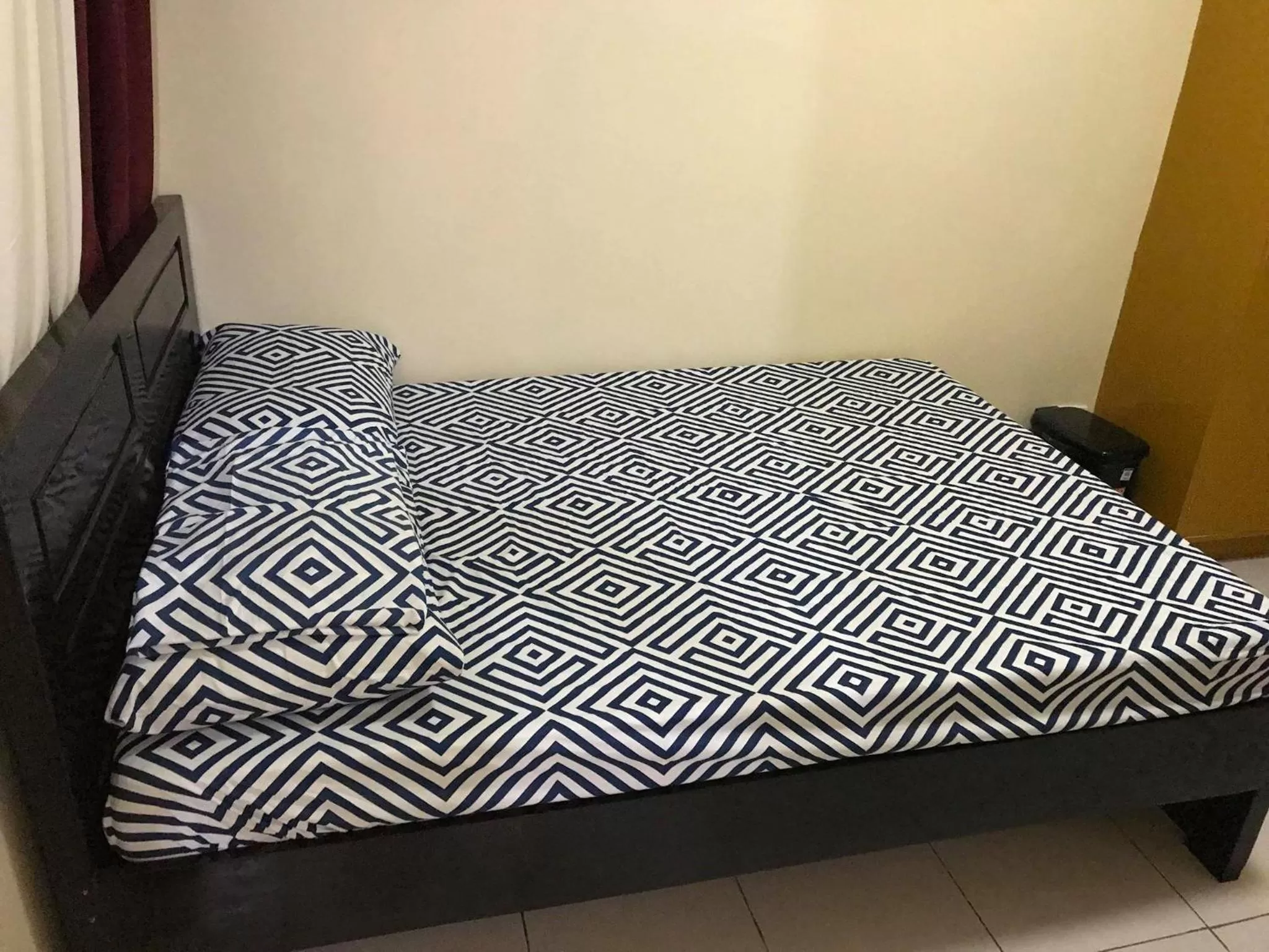 Bed in RV3 TRANSIENT HOUSE