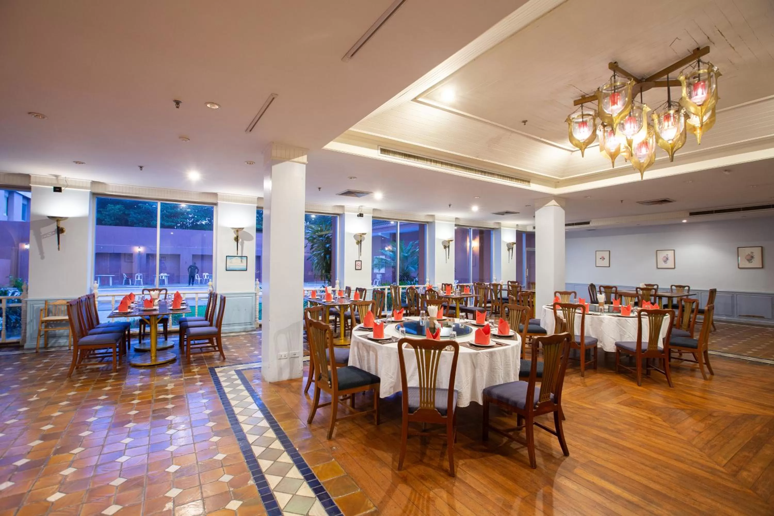 Restaurant/places to eat in The Imperial Narathiwat Hotel
