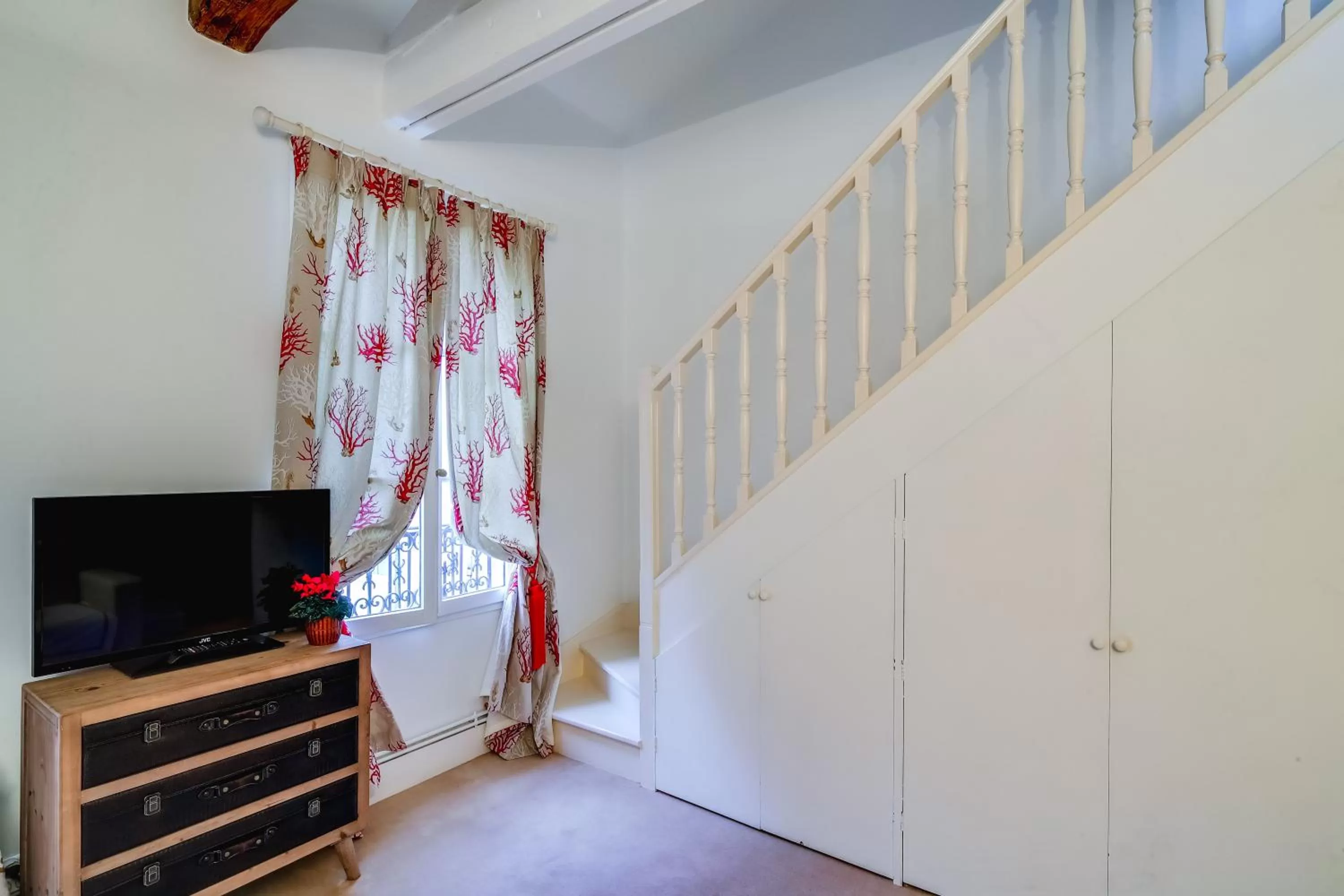 Communal lounge/ TV room in Villa Escudier Appart-hôtel