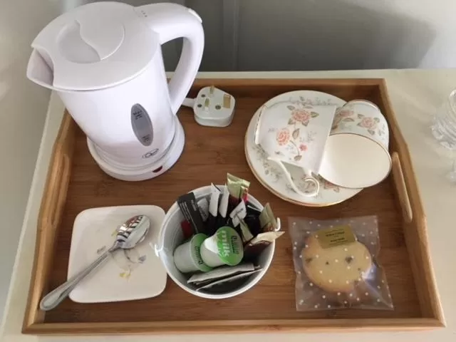 Coffee/tea facilities in Willow Cottage