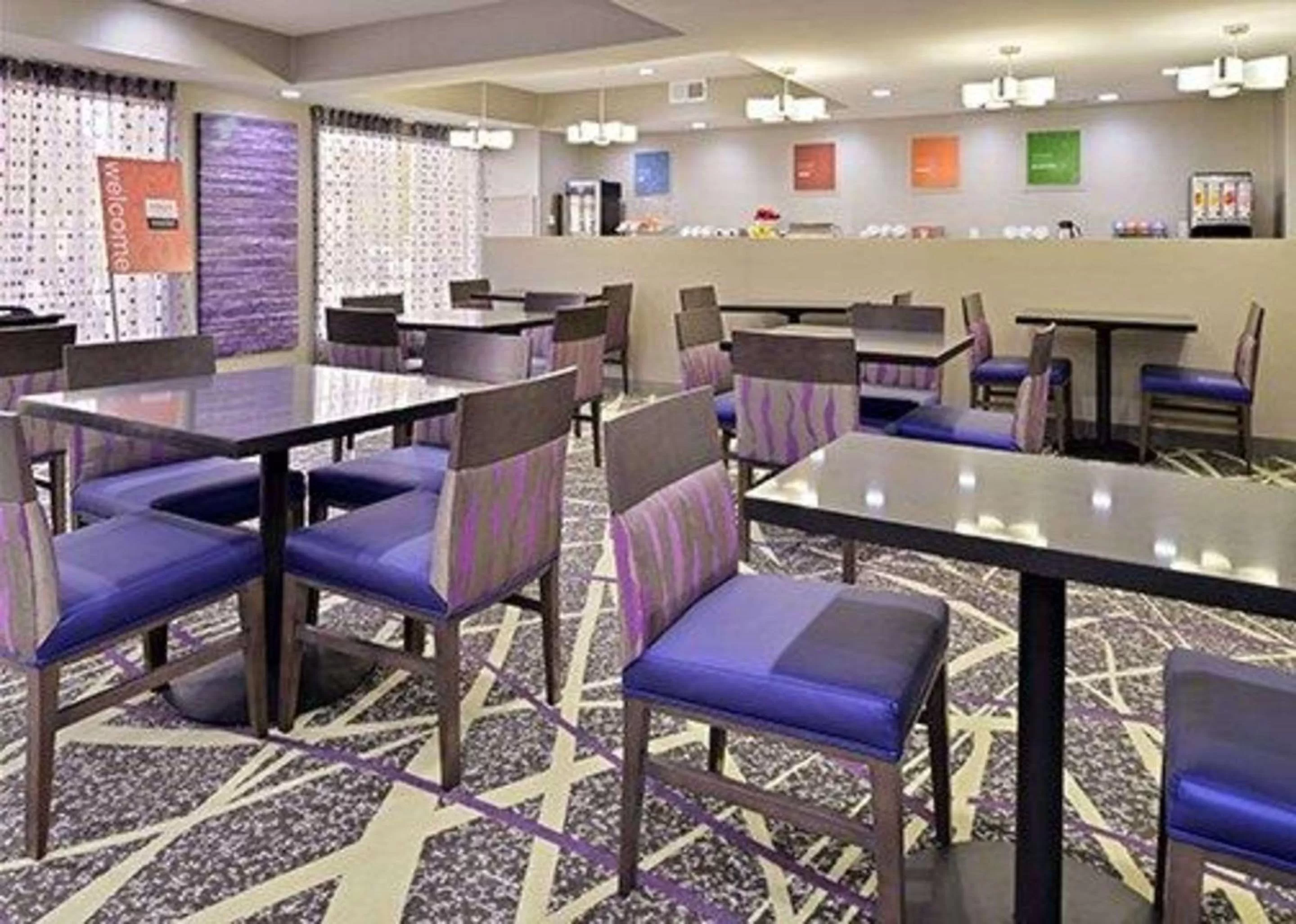 Restaurant/places to eat in Comfort Inn & Suites Frisco - Plano