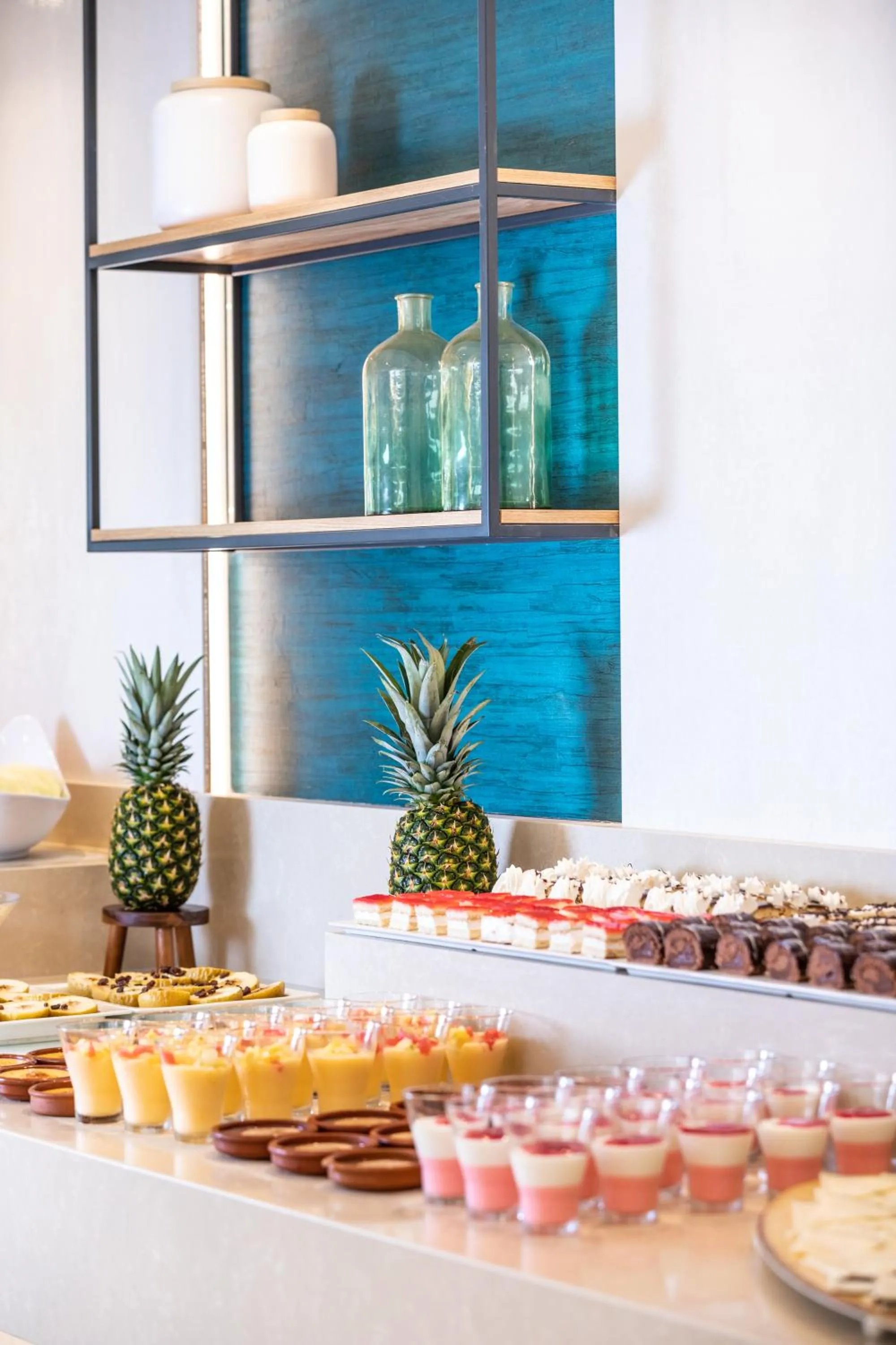 Food and drinks in JS Yate