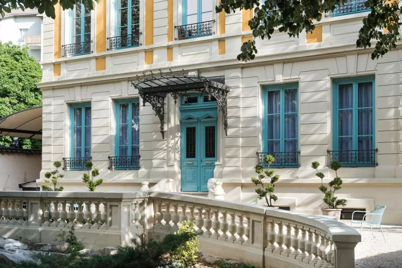 Property building in Villa 216