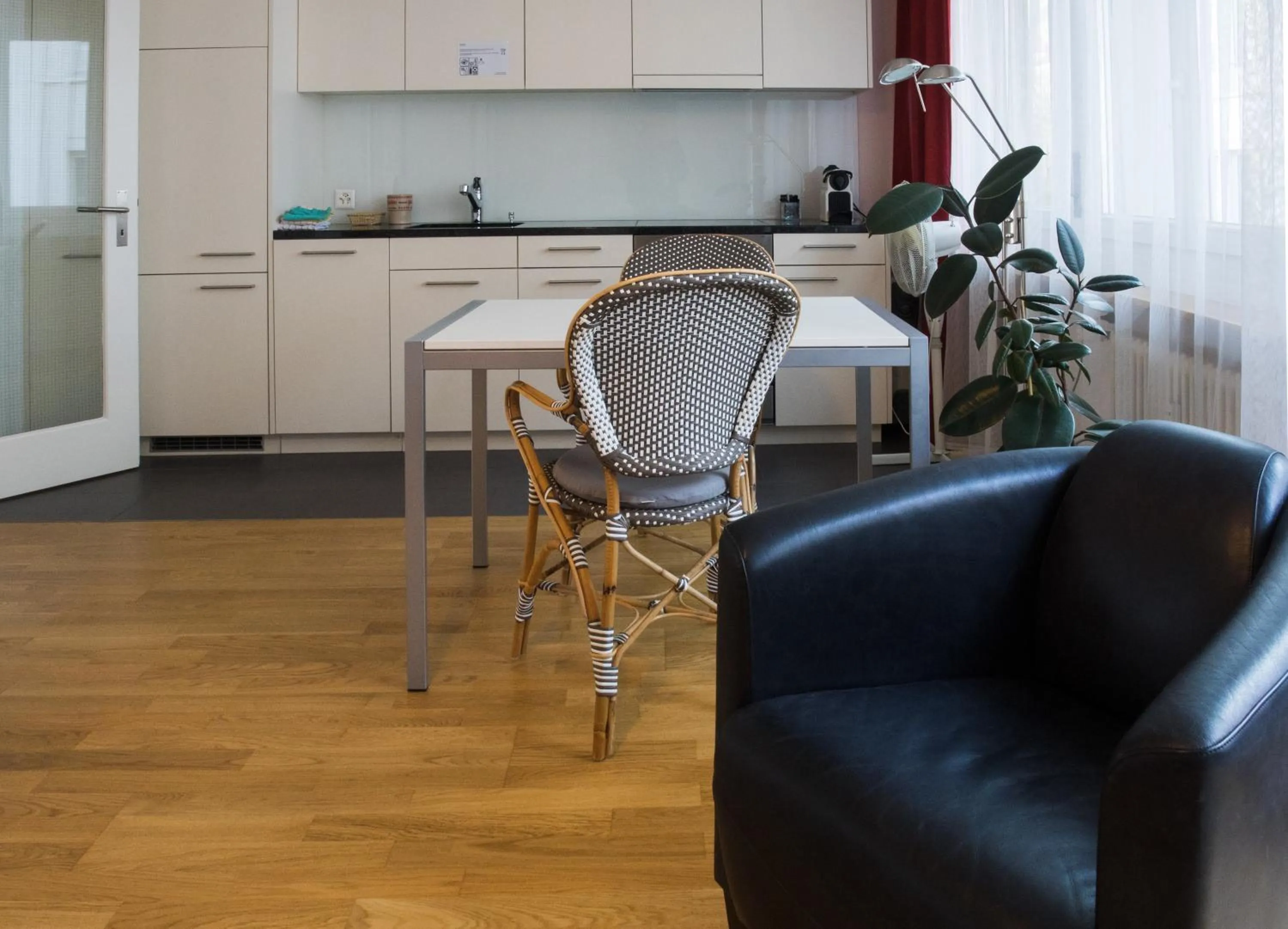 Kitchen or kitchenette in Hotel Vadian Garni