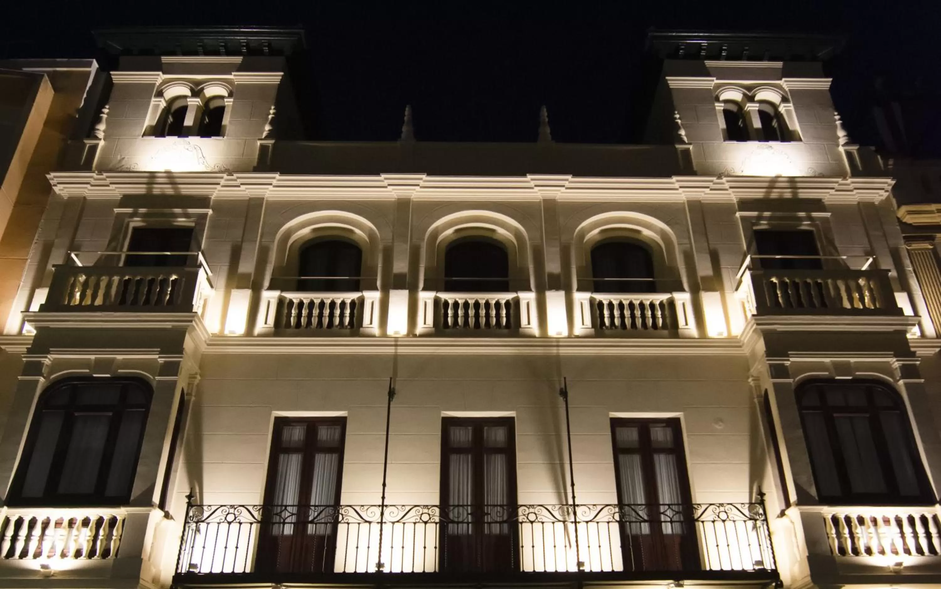 Facade/entrance in Hotel Oleum - Parking Gratuito bajo disponibilidad y reserva previa