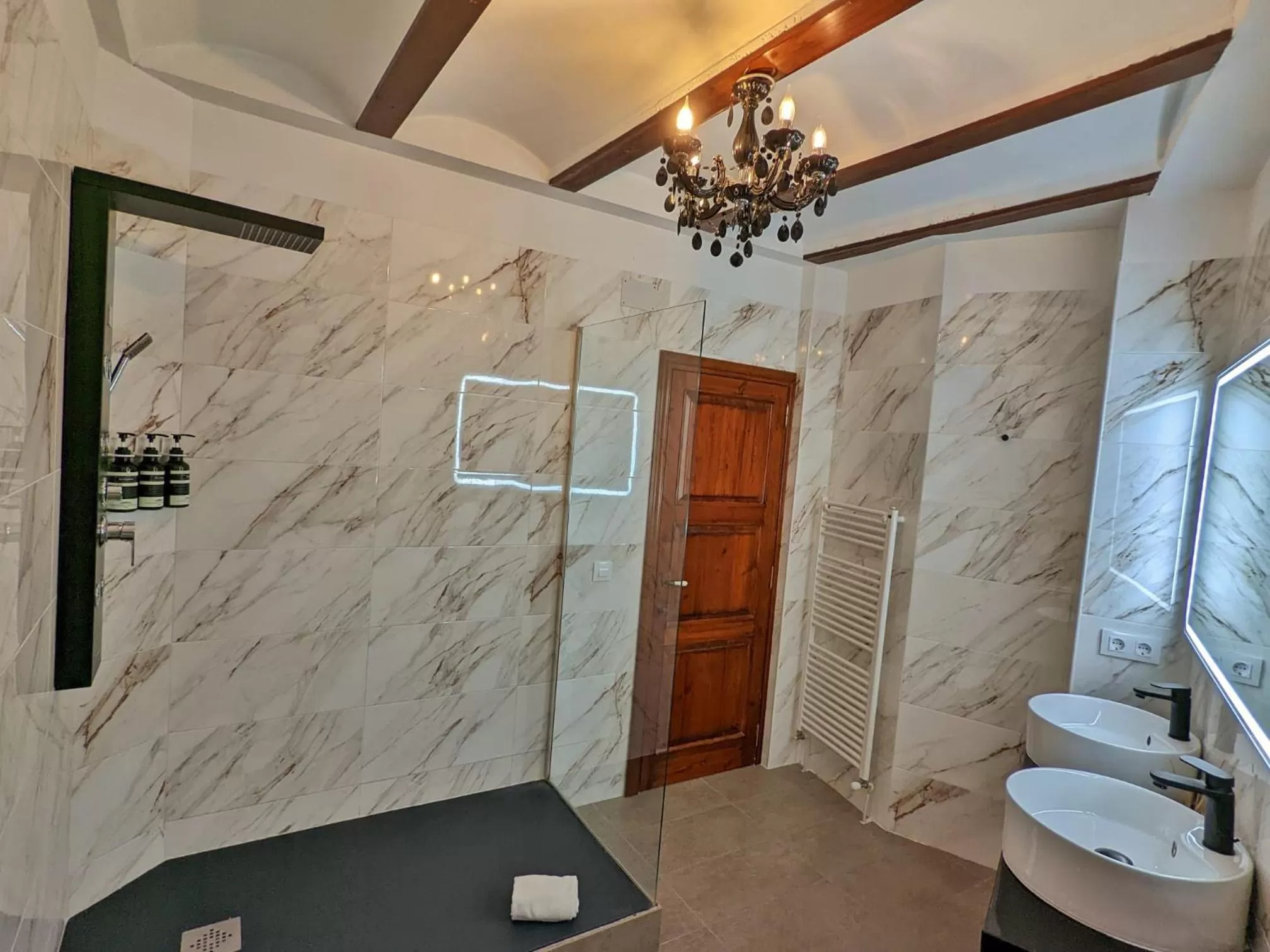 Hot Tub in Catalina Suites