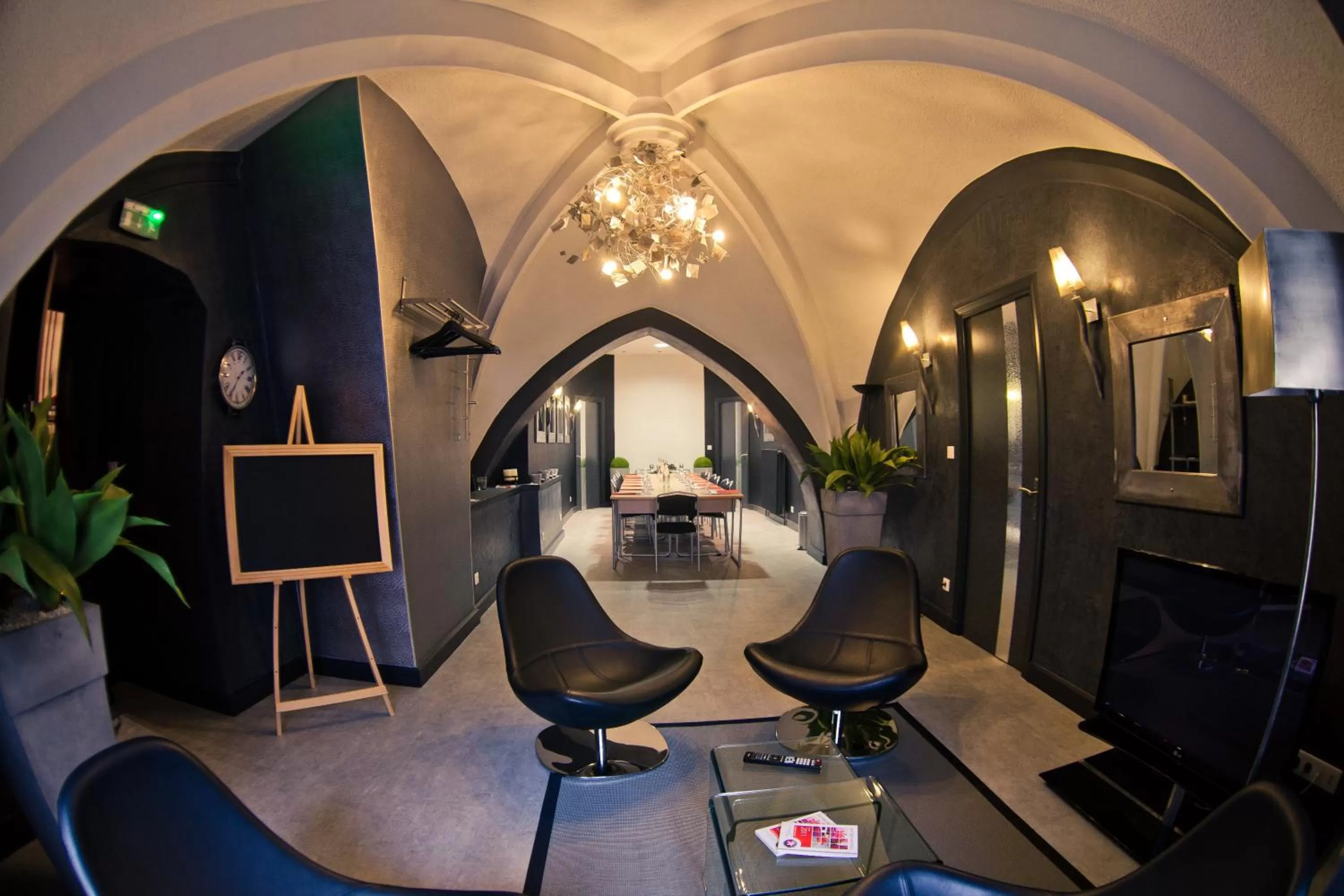 Lounge or bar in Hôtel des Princes, Chambéry Centre