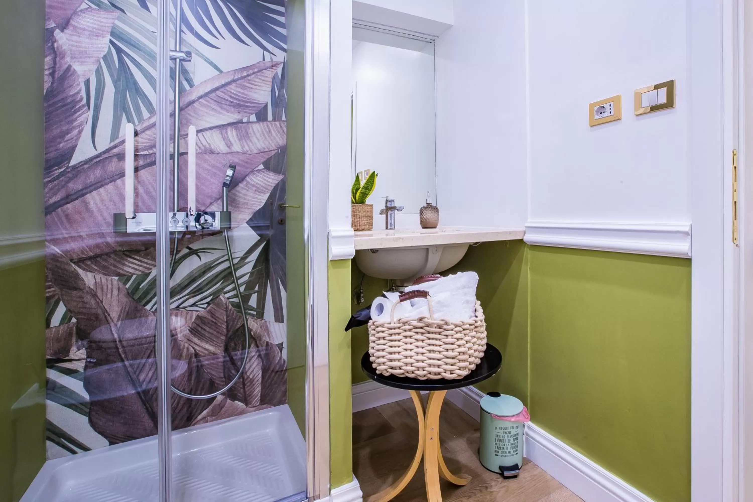 Shower in Hold Rome - Luxury Suites