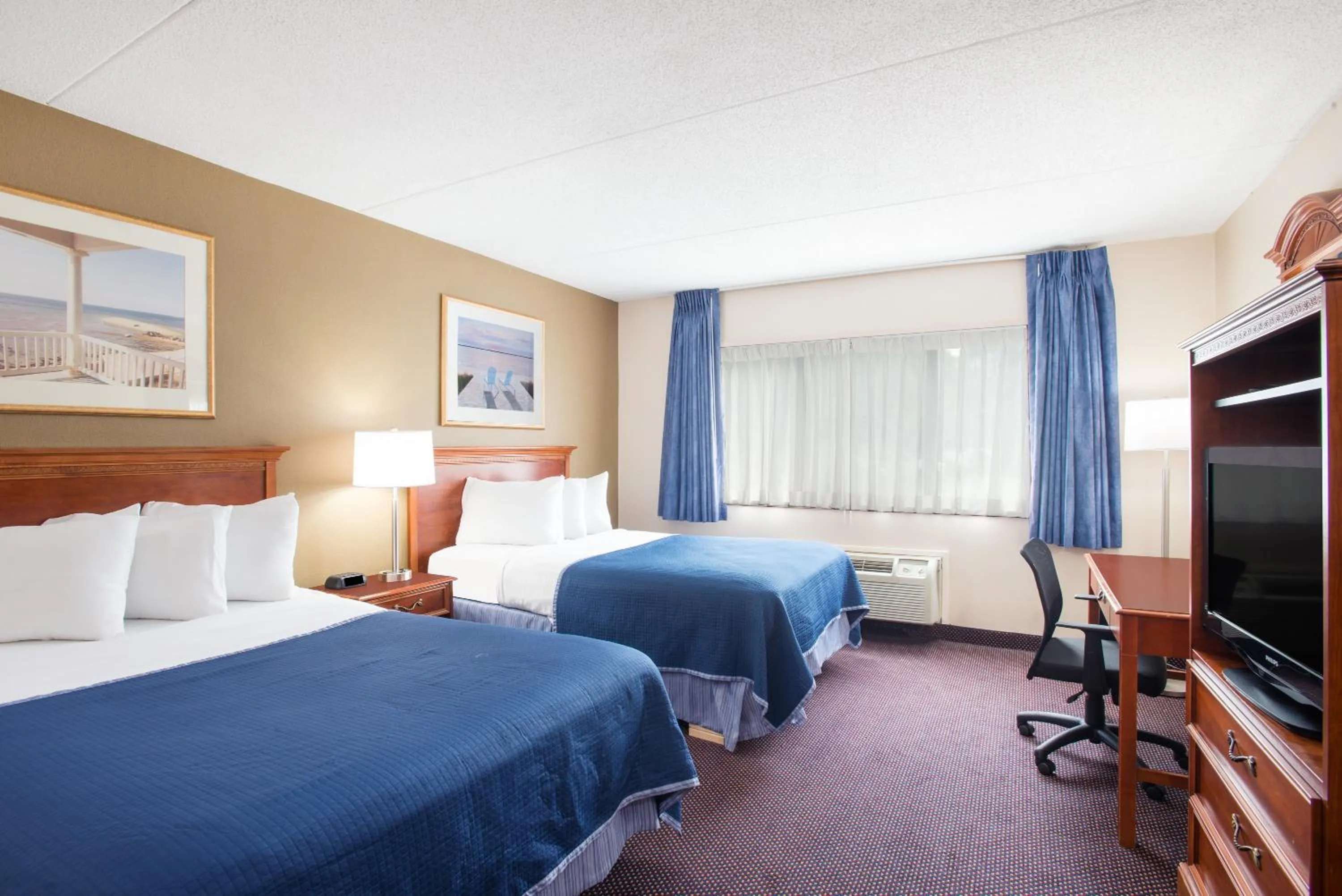 Photo of the whole room in Howard Johnson by Wyndham South Portland