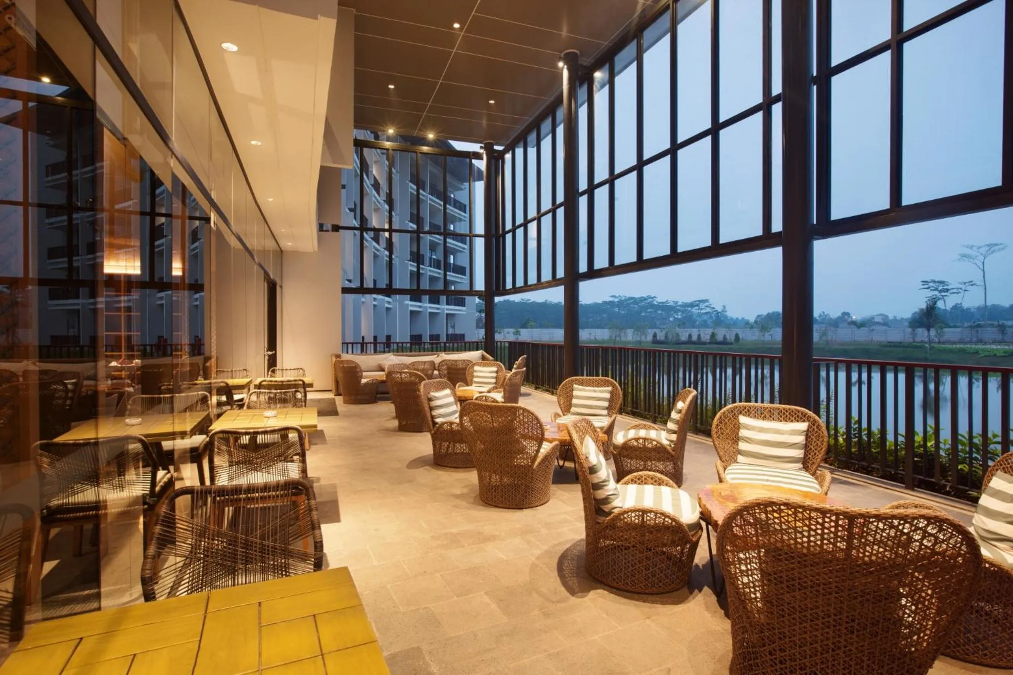 Restaurant/places to eat in Hotel Santika Premiere Bandara Palembang