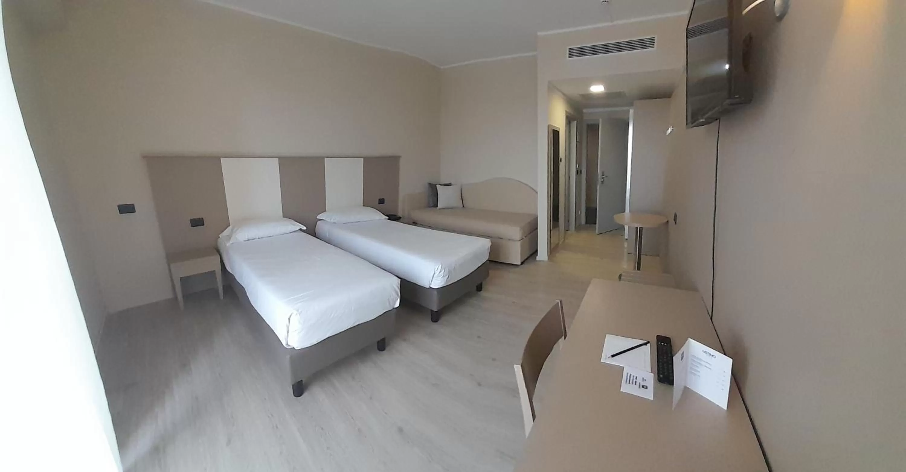 Bed in JR Hotels Gate 7 Bologna