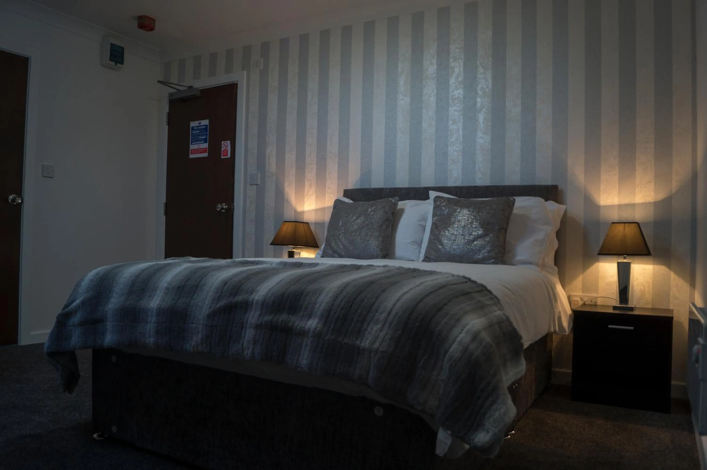 Bedroom in Kirks Korner Motel