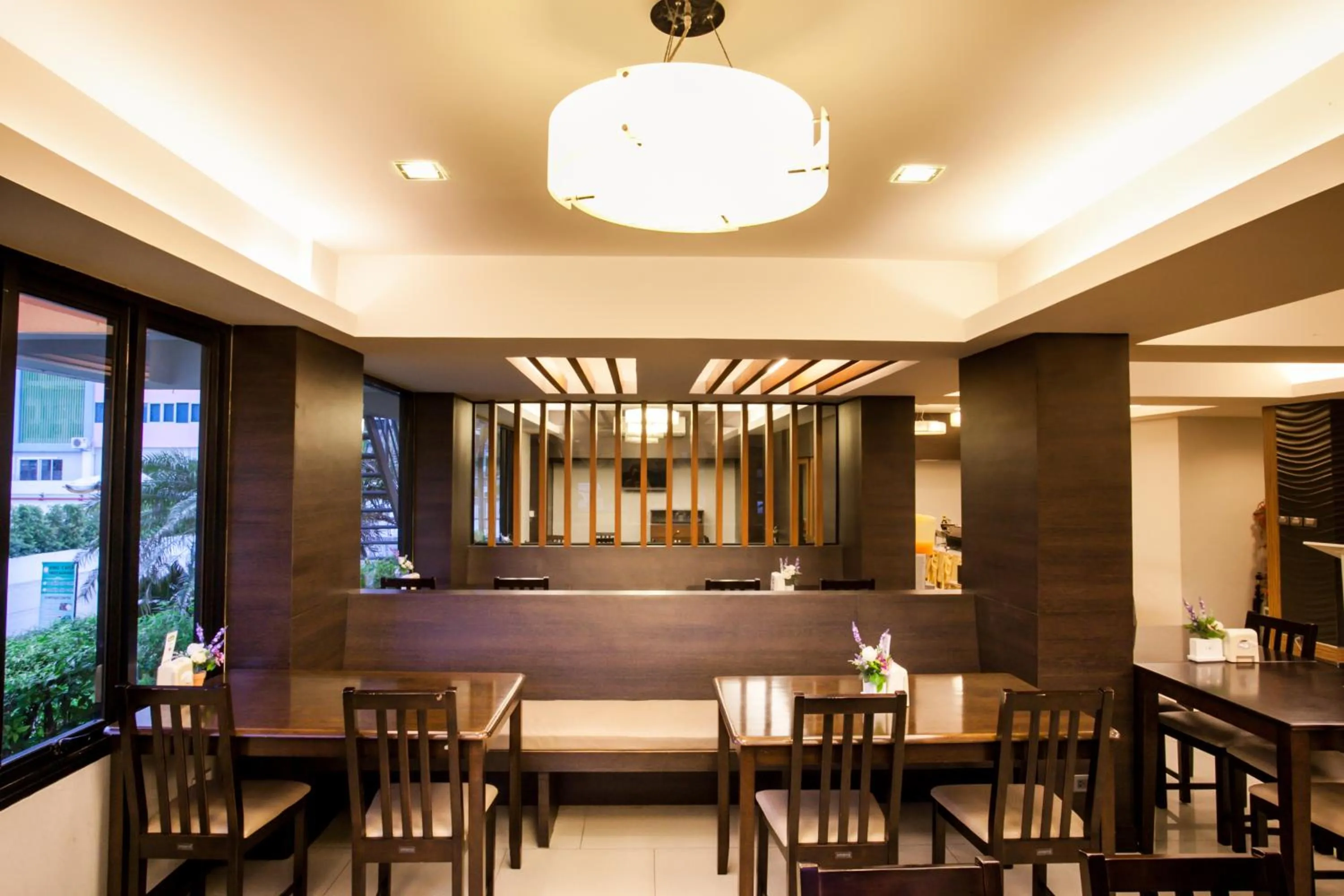 Restaurant/places to eat in Grand Tara Garden Thai Hotel