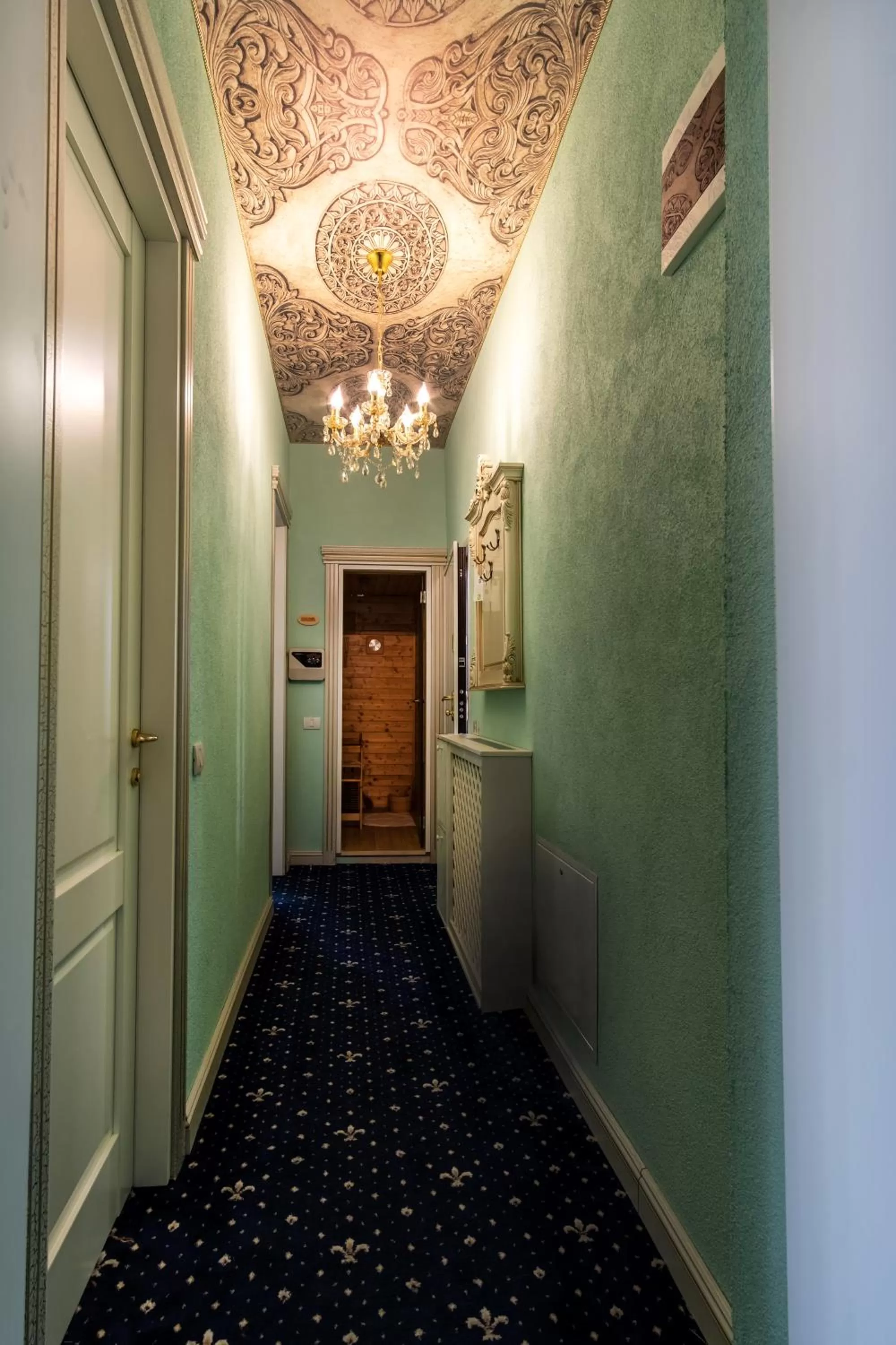 Decorative detail in JMR Royal -Luxury Rooms & Private Sauna