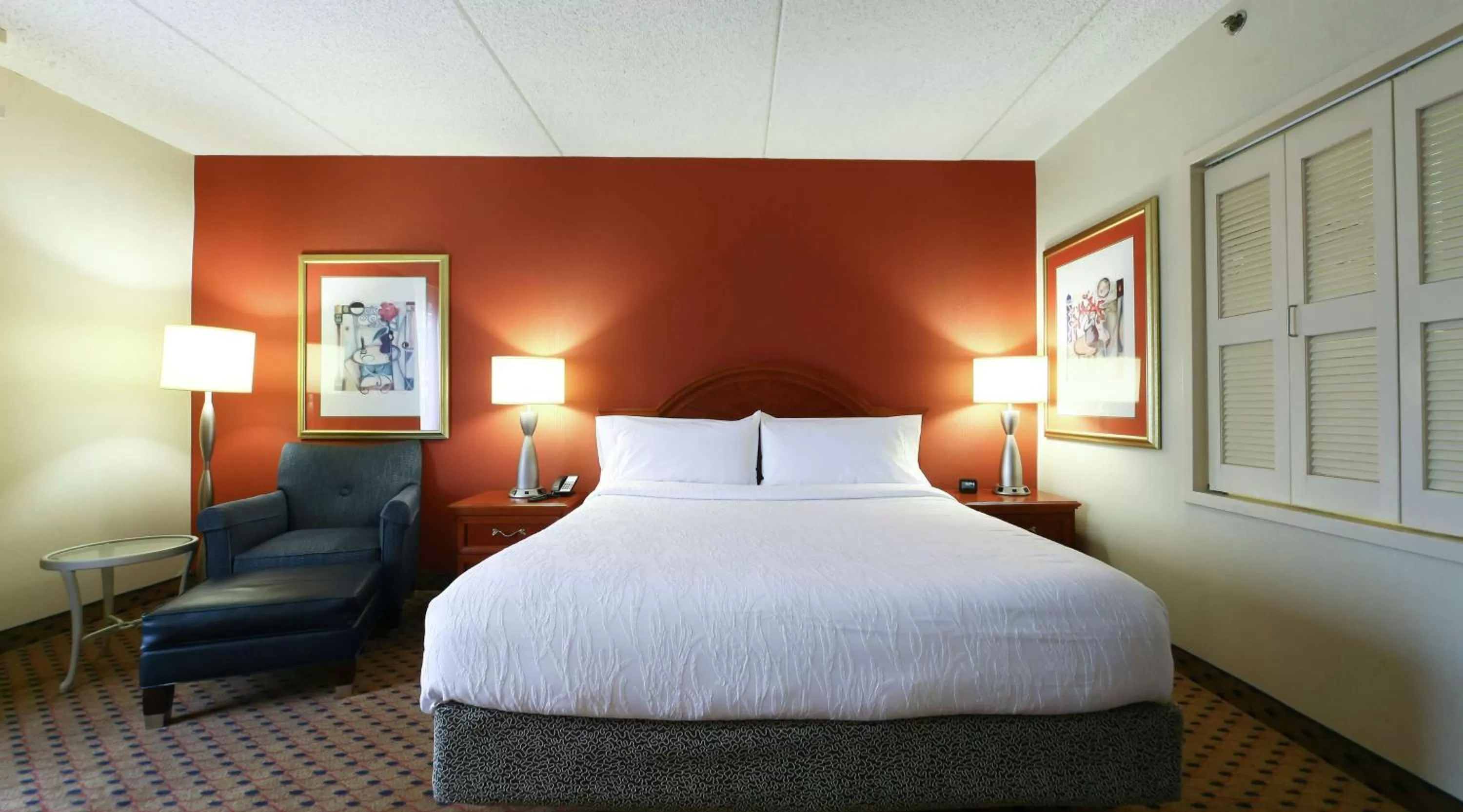 Bed in Hilton Garden Inn Secaucus/Meadowlands