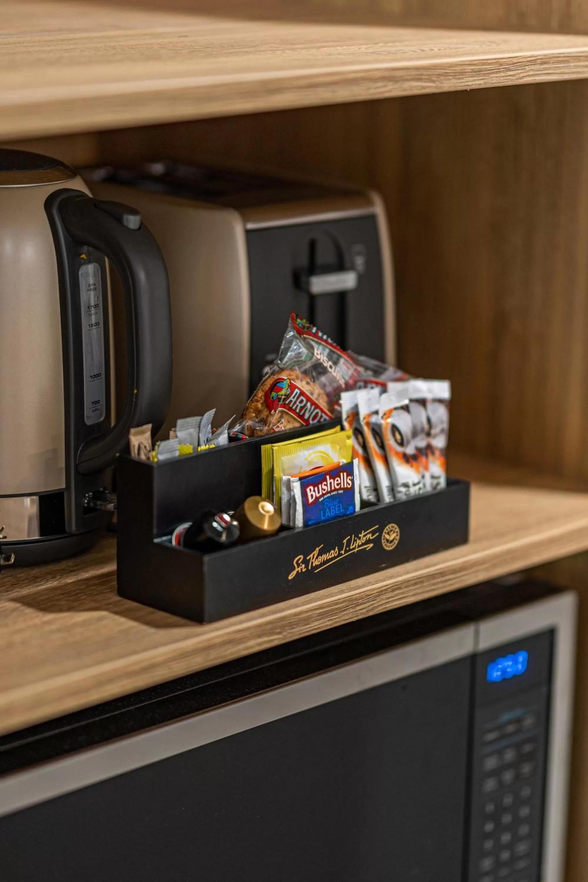 Coffee/tea facilities, TV/Entertainment Center in Seagulls