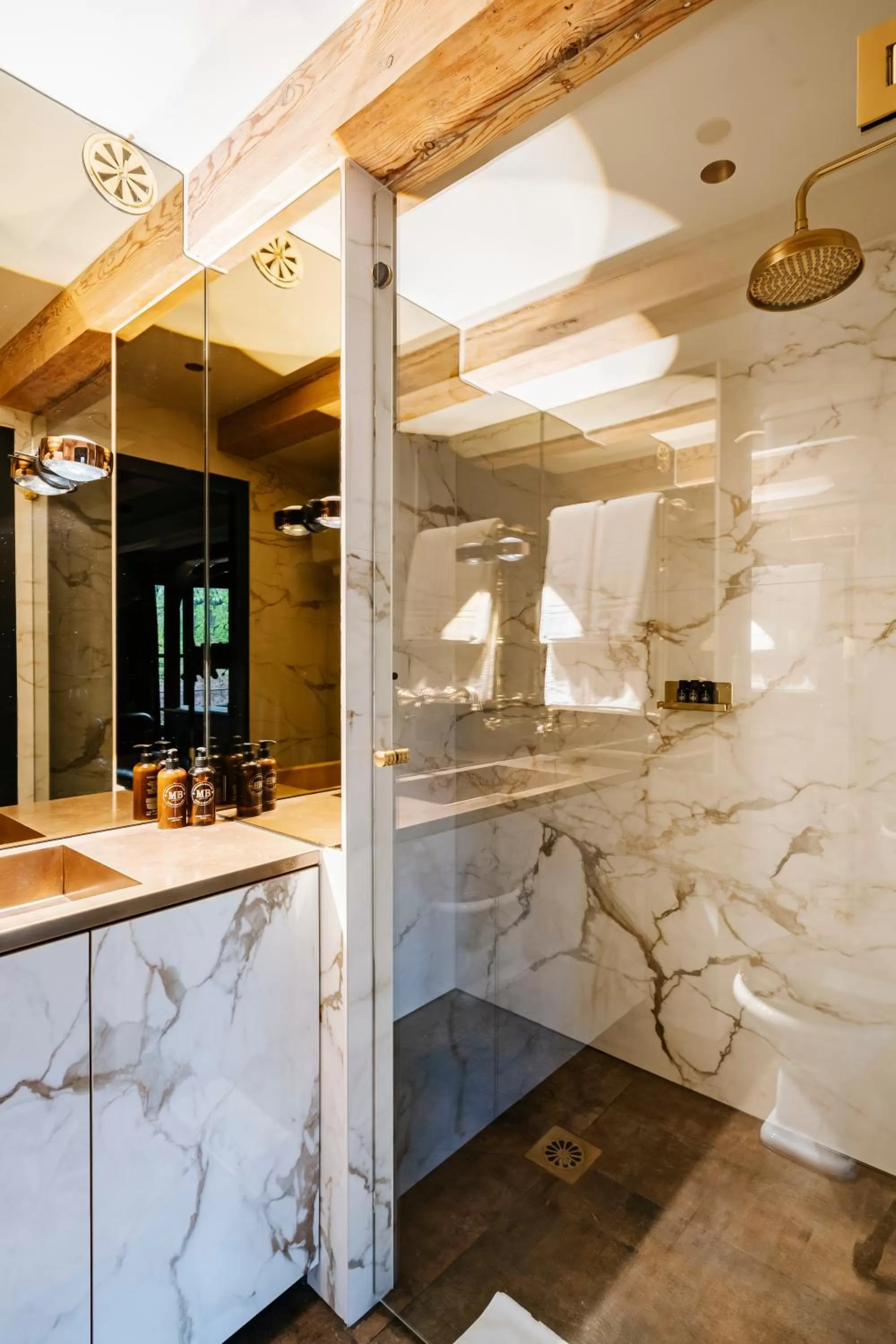 Shower in Boutique Hotel The Noblemen