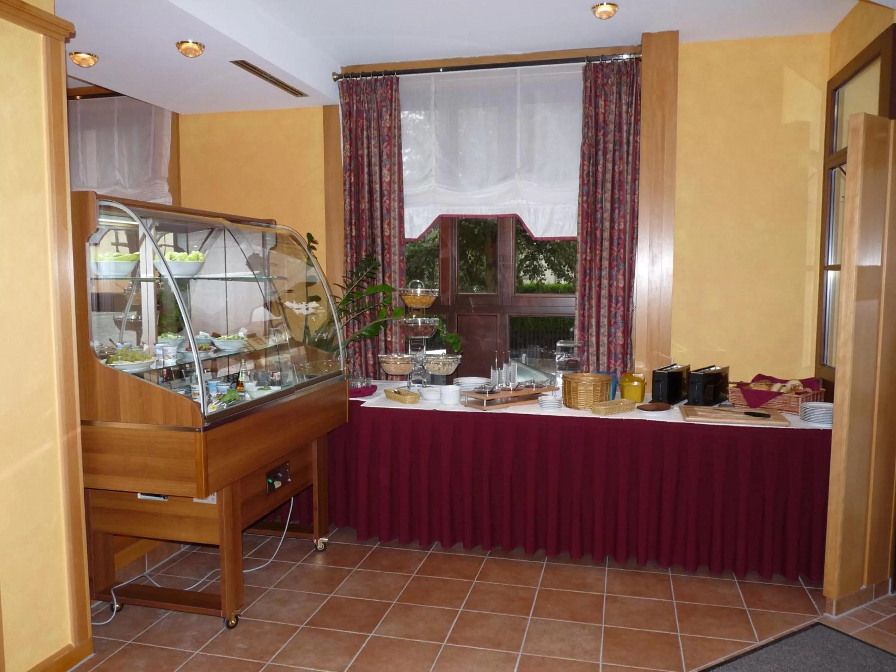Restaurant/places to eat in Hotel garni "Zum Eichwerder"