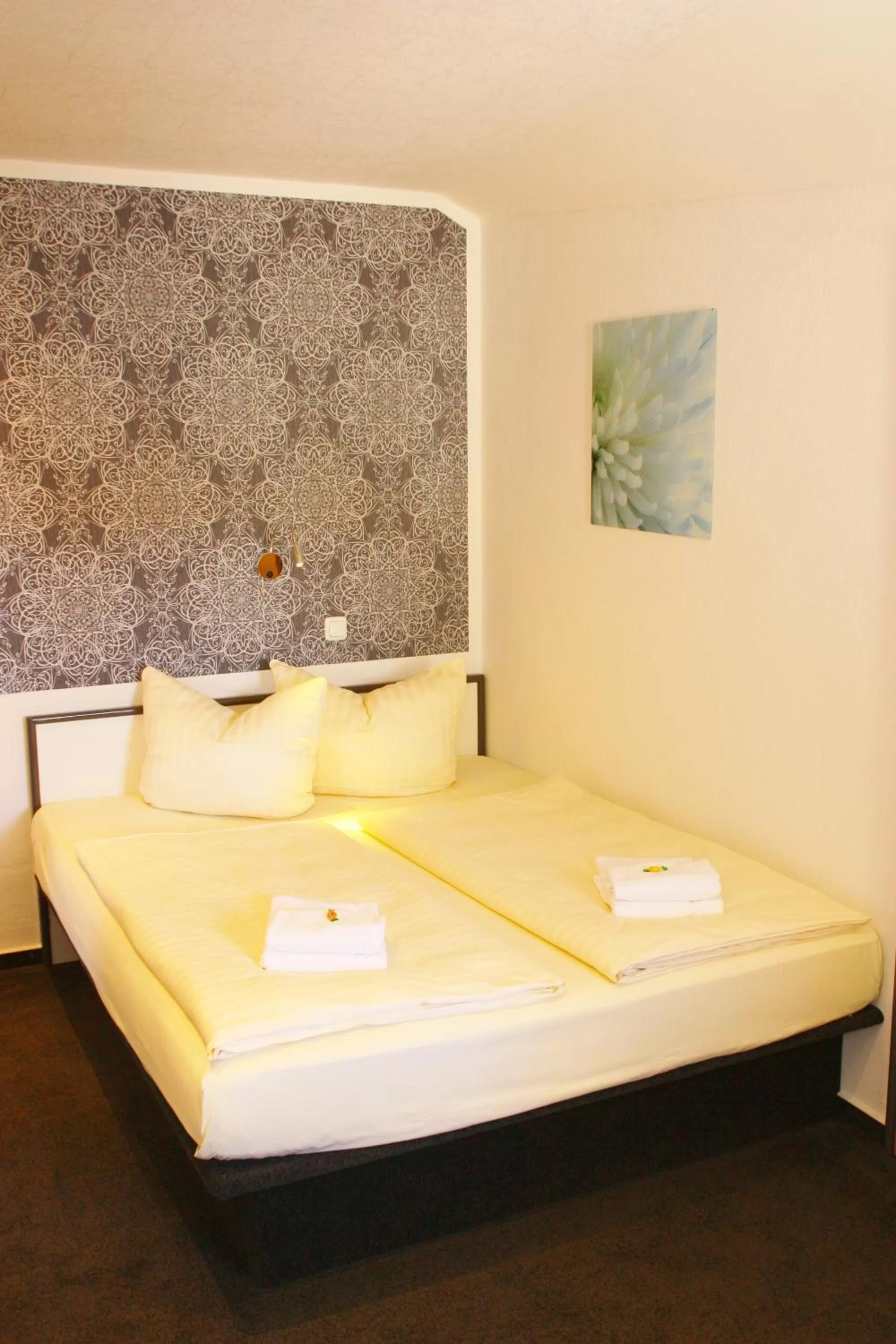 Photo of the whole room, Bed in Hotel am Schloss