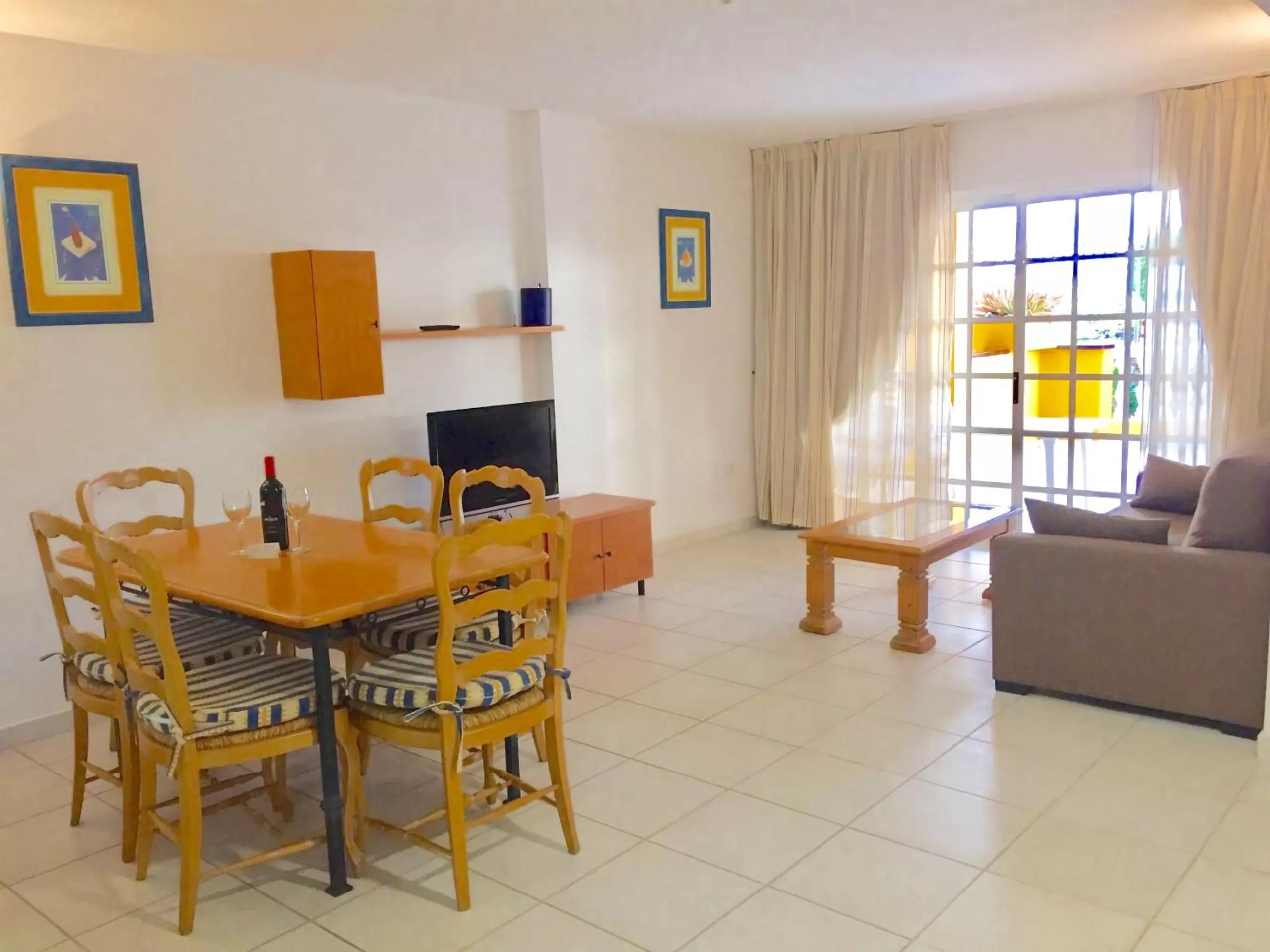 Living room in El Marques Palace by Intercorp Group