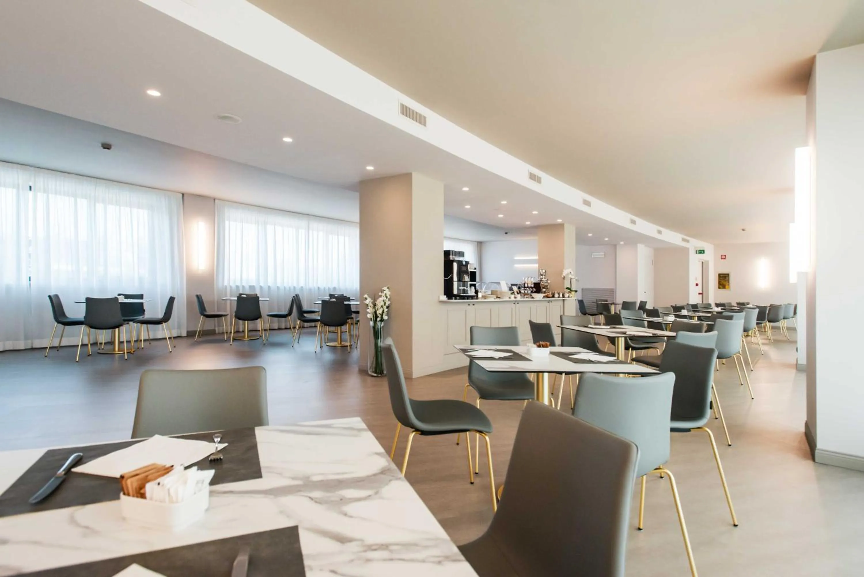 Breakfast in Phi Hotel Cavalieri