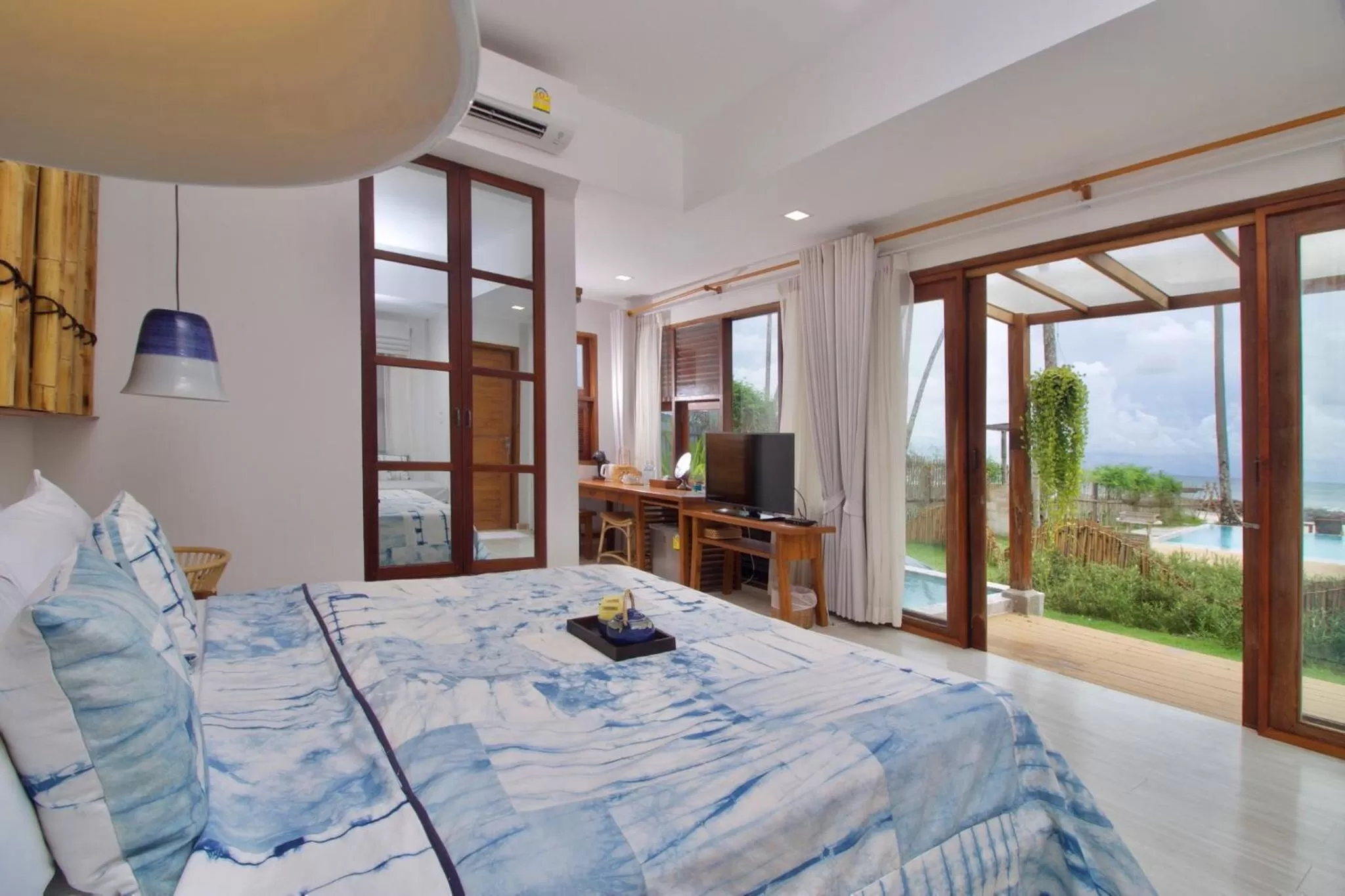 Photo of the whole room, Bed in Rest Sea Resort Koh Kood