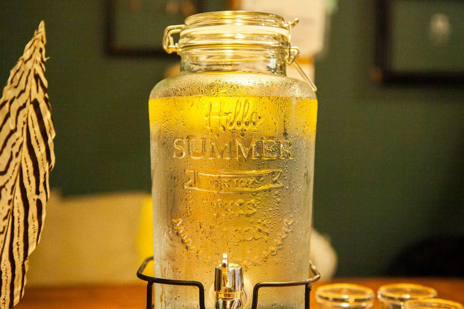 Communal kitchen in Fukuoka Guesthouse HIVE