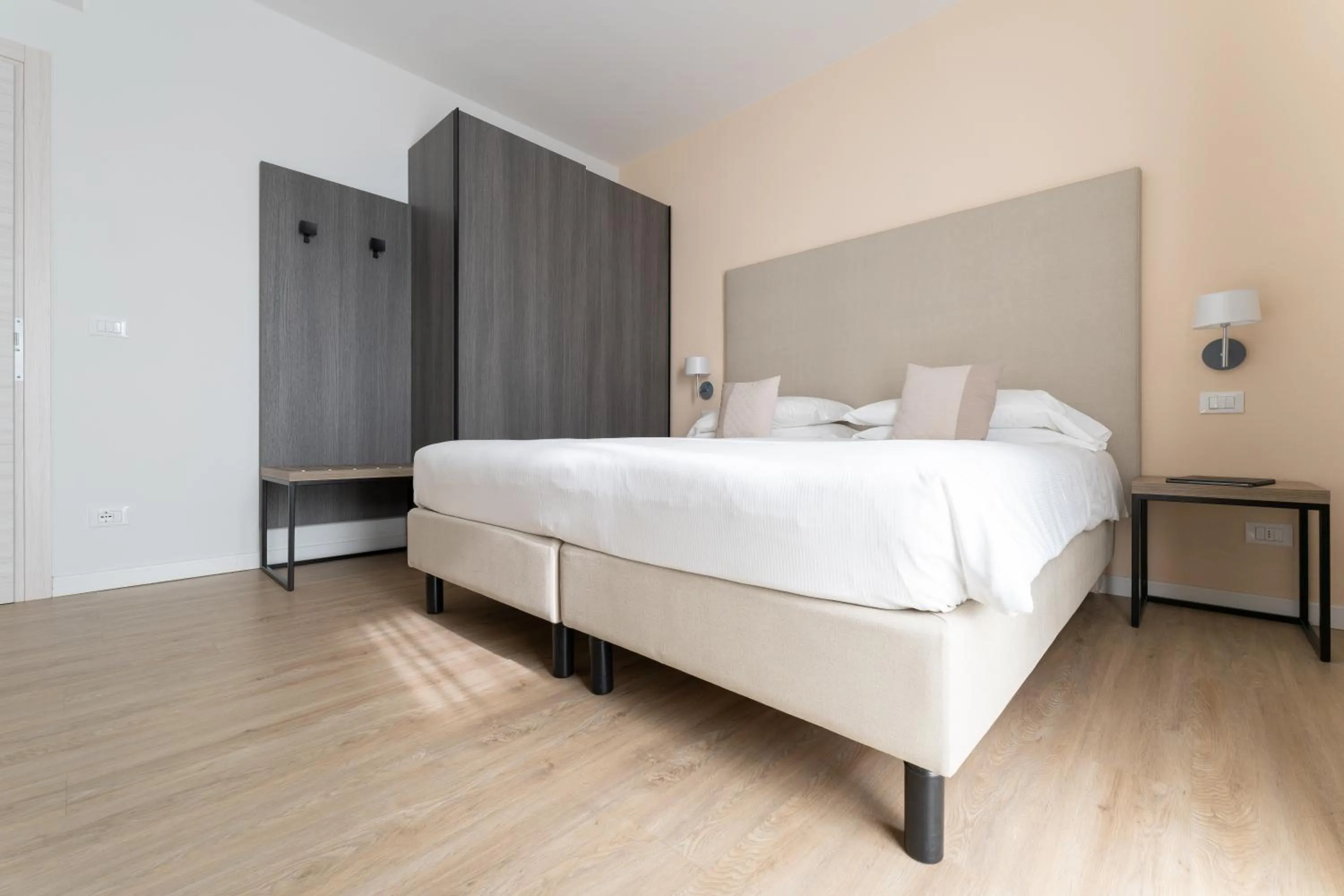 Bed in Hotel Excelsior