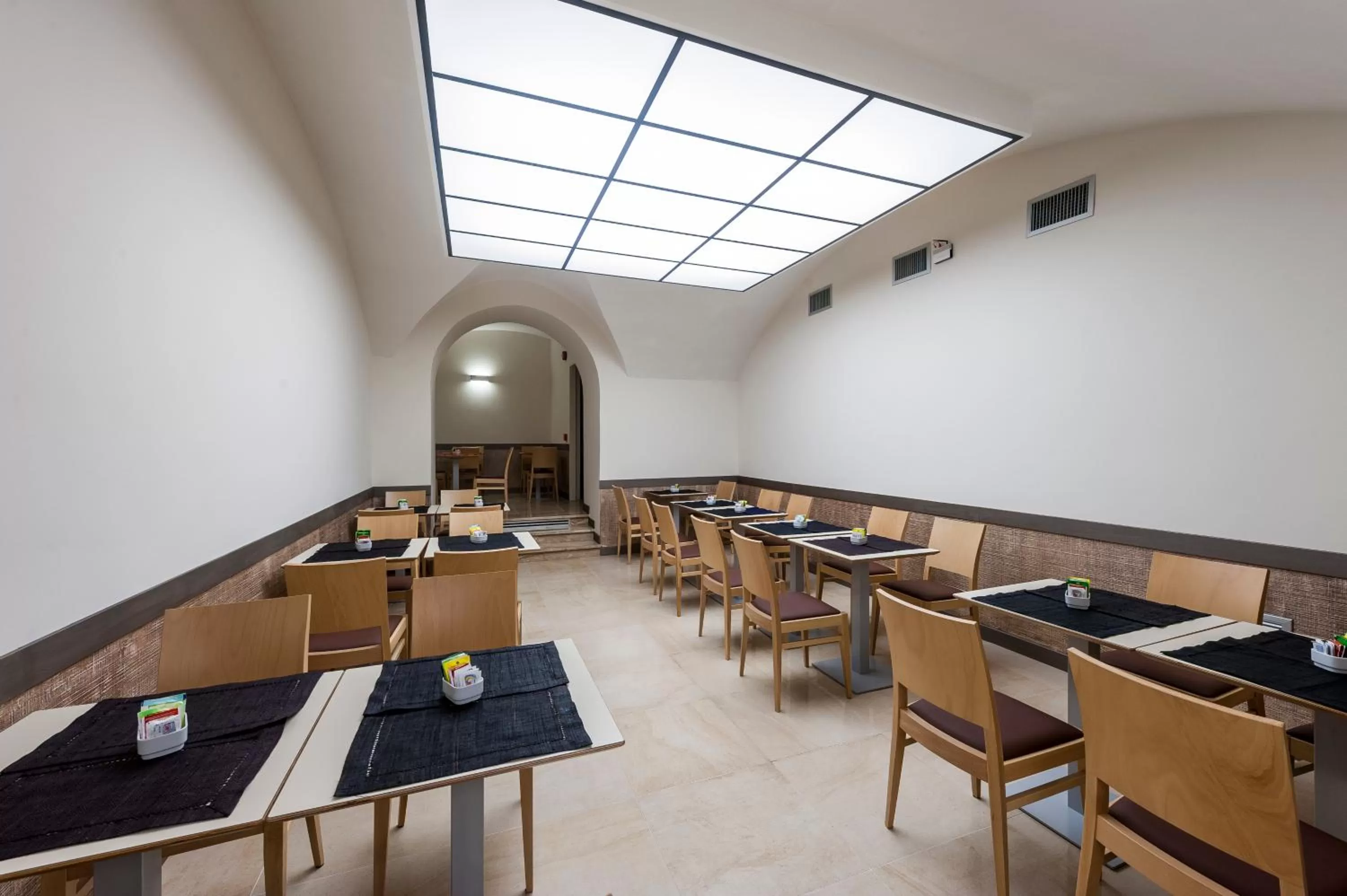 Coffee/tea facilities in Hotel California