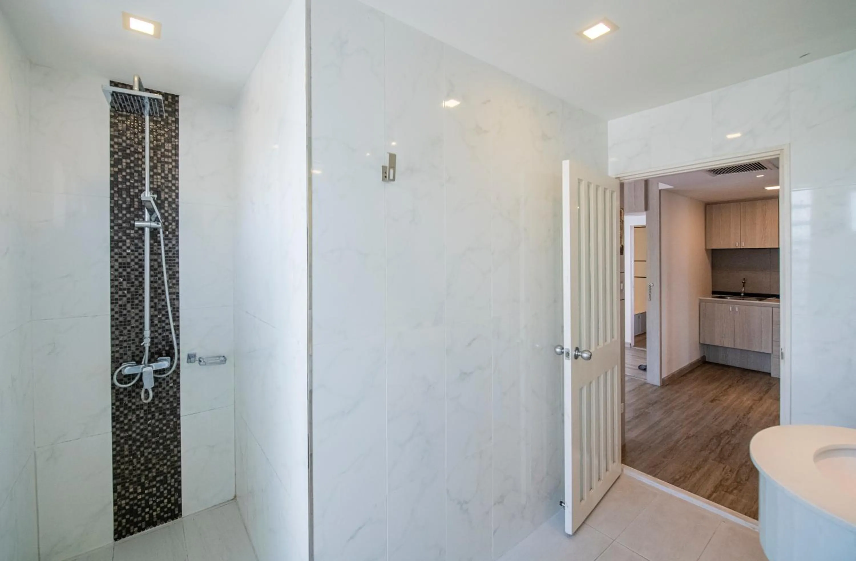 Bathroom in NH Boat Lagoon Phuket Resort