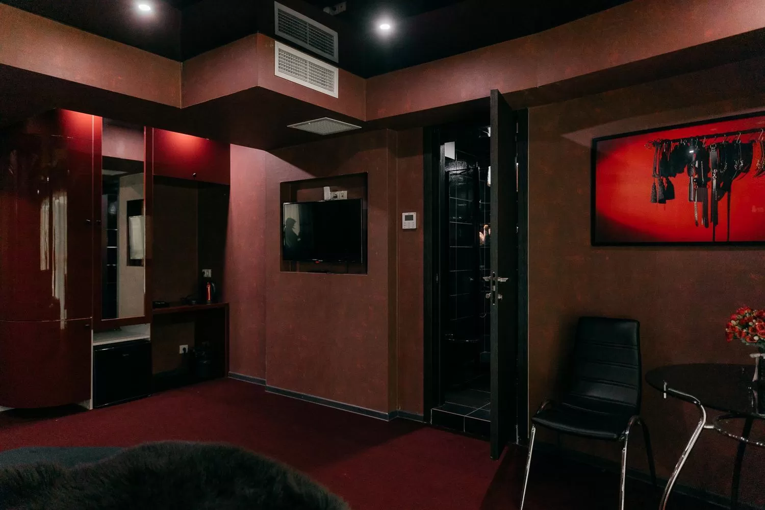 TV and multimedia, Seating Area in Royal Plaza Hotel