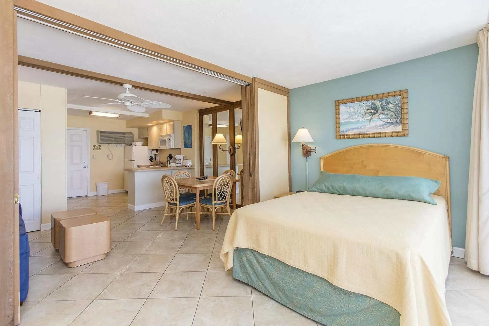 Bedroom, Bed in Sea Club IV Resort