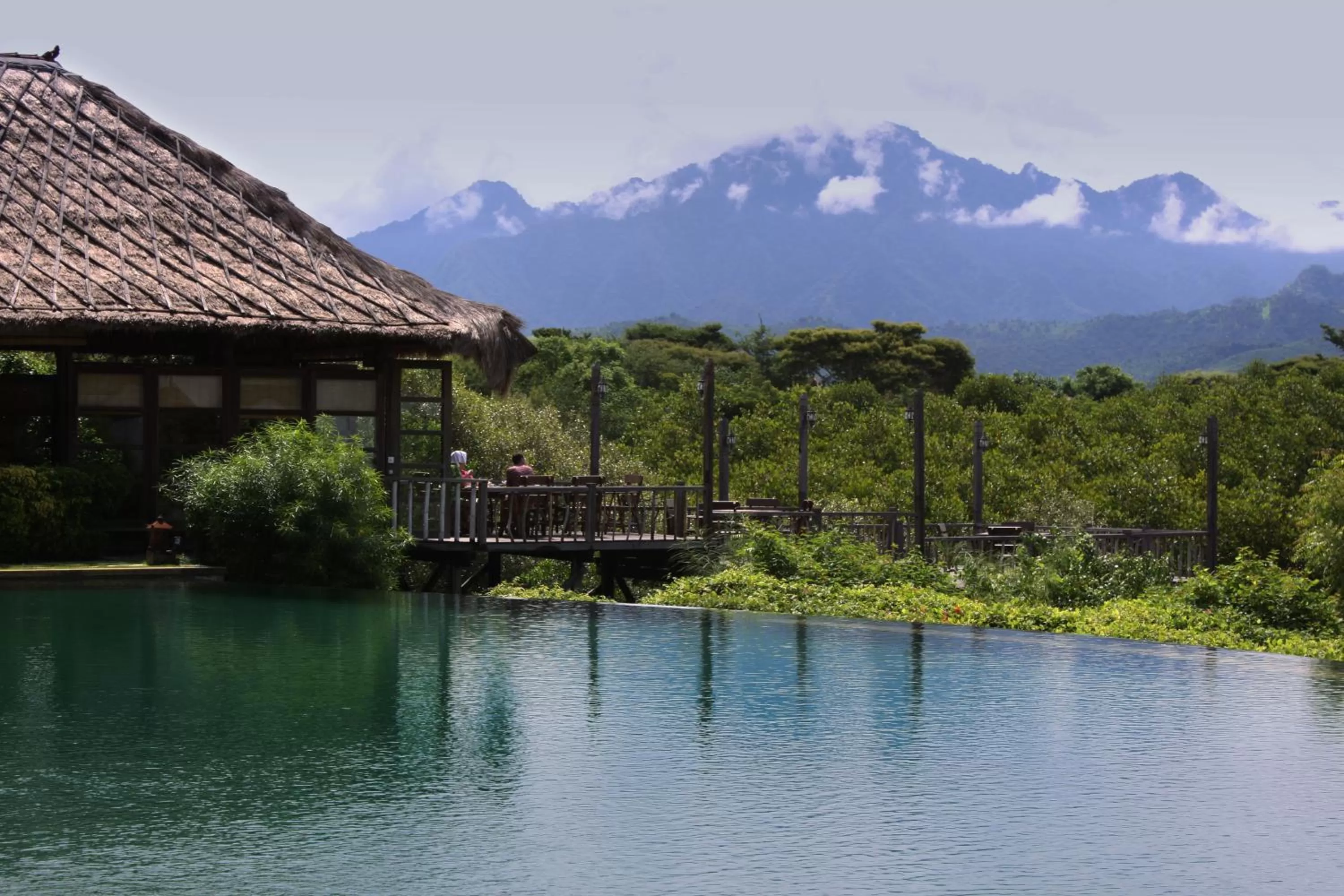 Restaurant/places to eat in Naya Gawana Resort & Spa