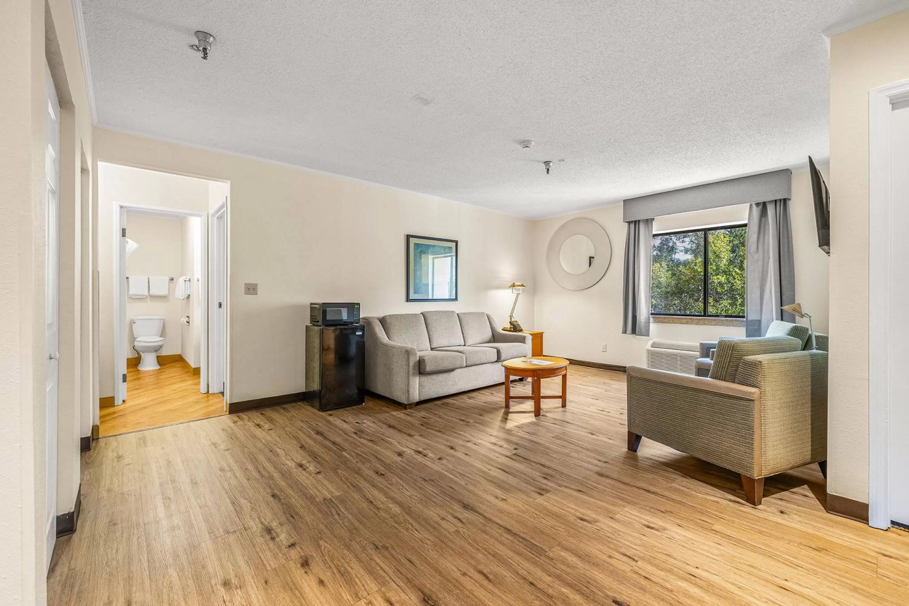 Living room in La Quinta by Wyndham Tampa Brandon West