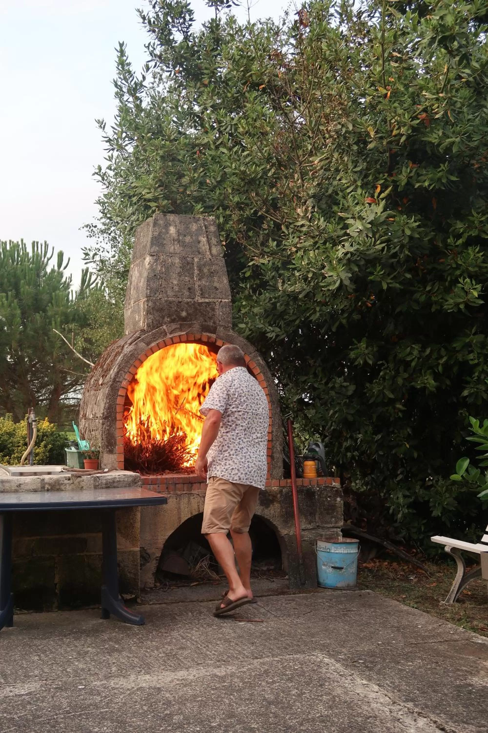 BBQ facilities in l'Orangerie de La Pontête