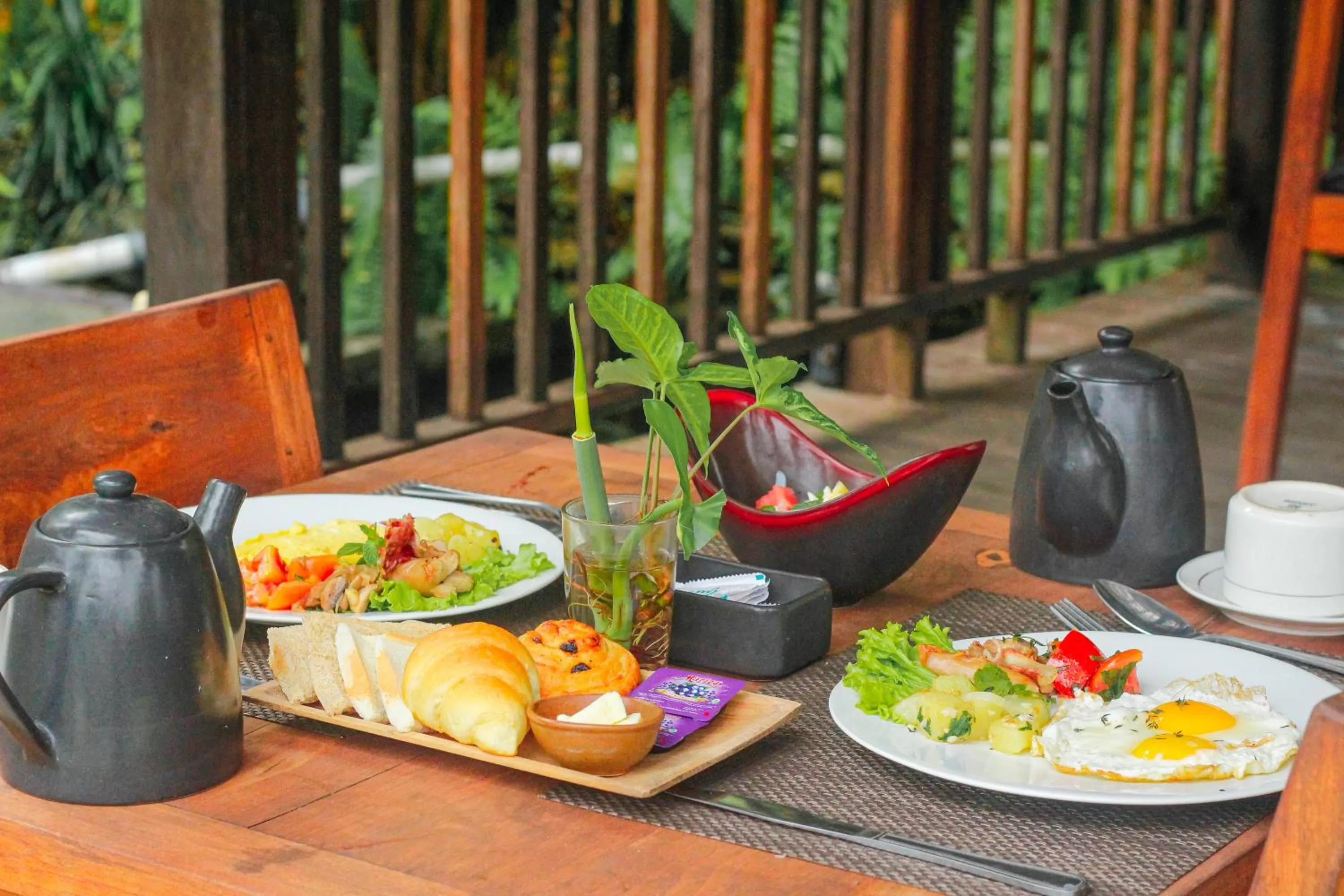 Breakfast in Manah Shanti Suites by GenuineHost