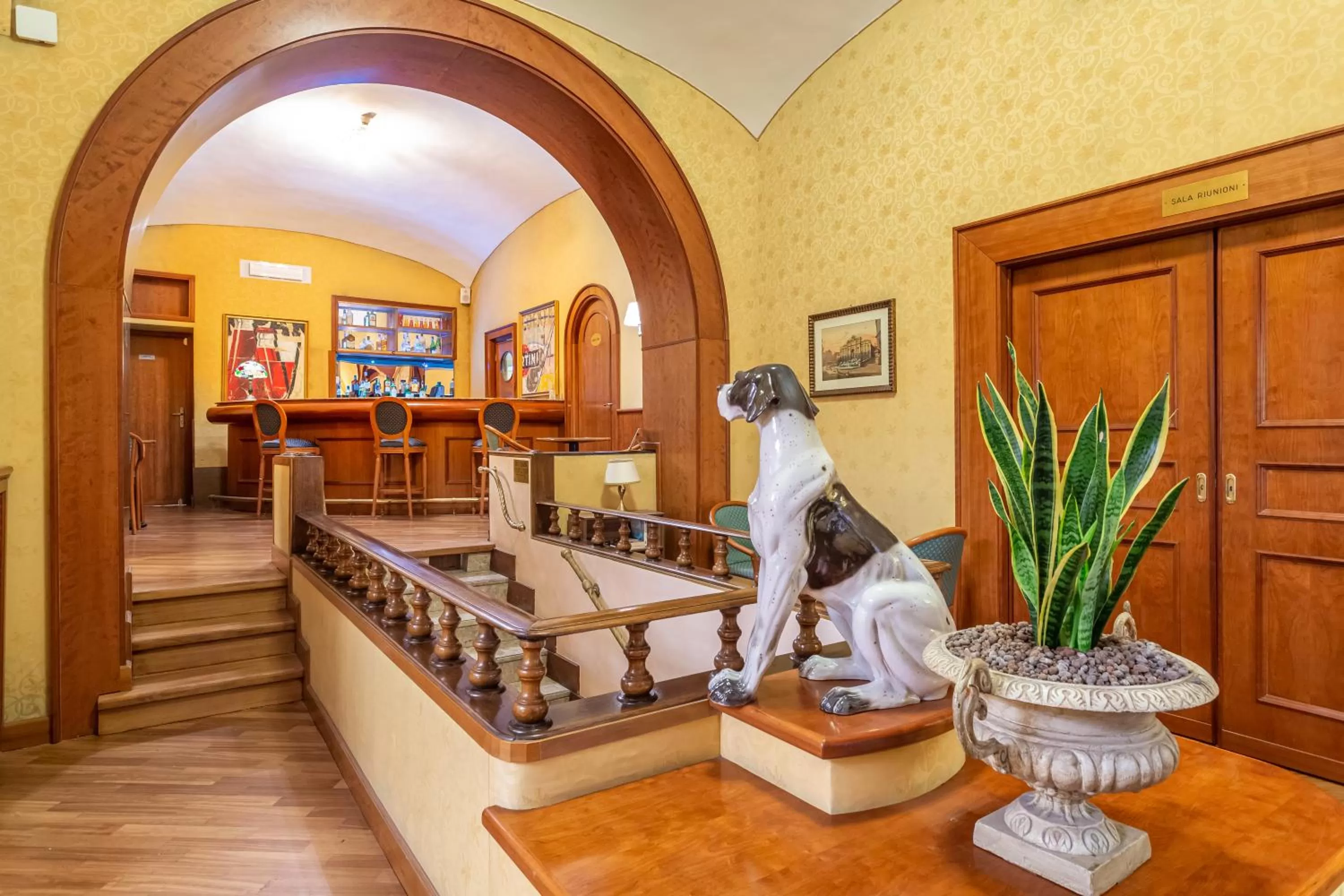 Communal lounge/ TV room in Hotel Medici