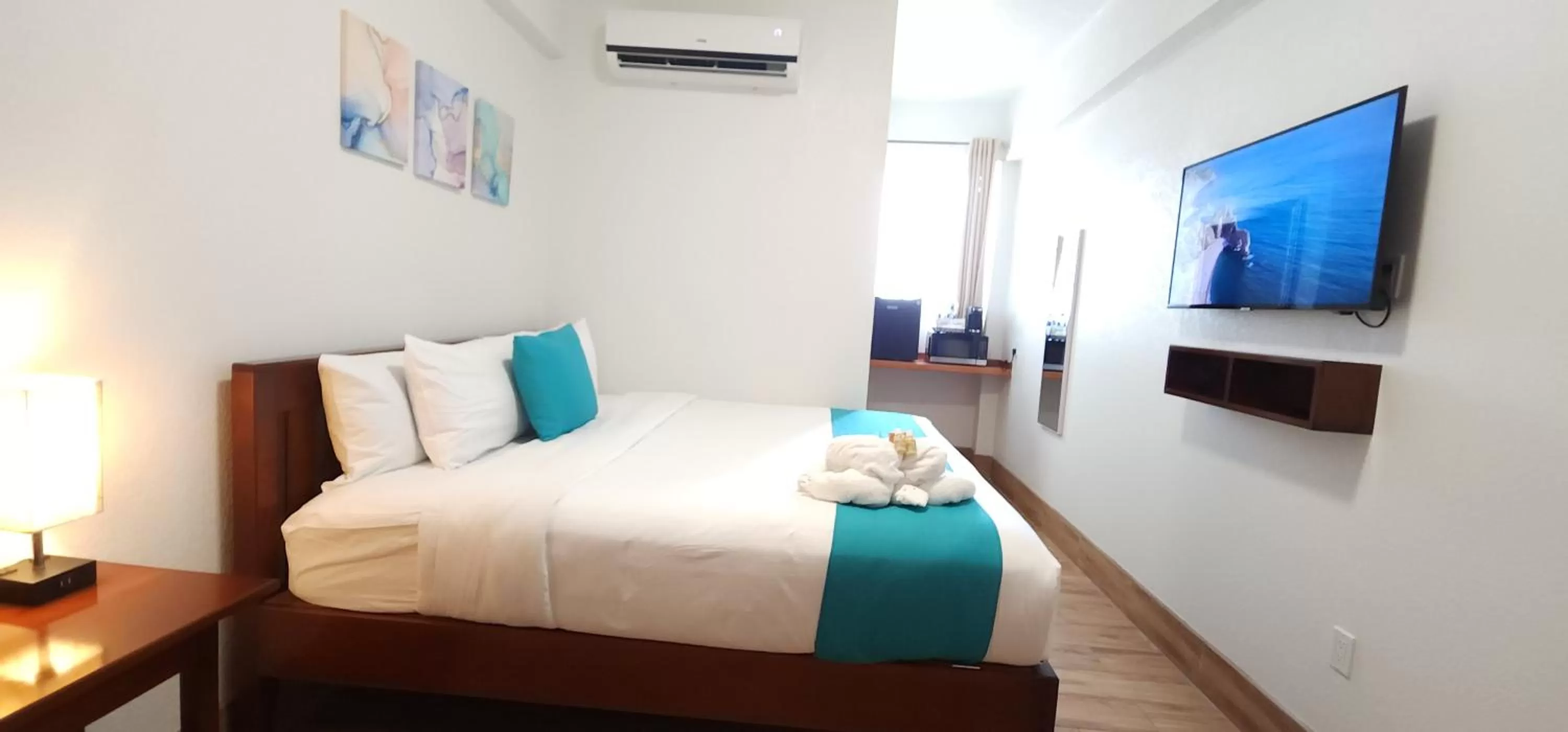 TV and multimedia, Bed in Voyager Sun & Reef Hotel