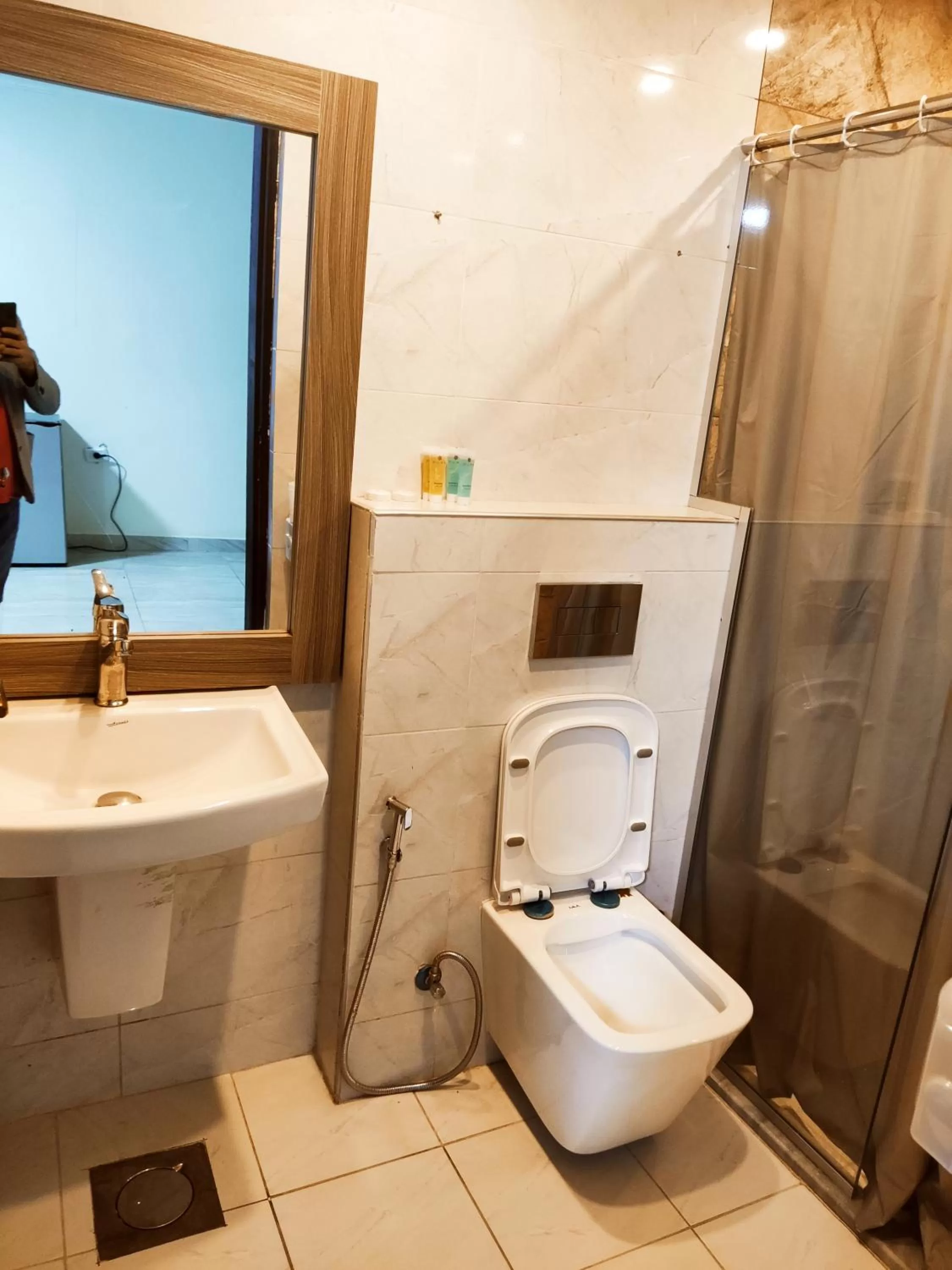 Shower in Golden Plaza Hotel