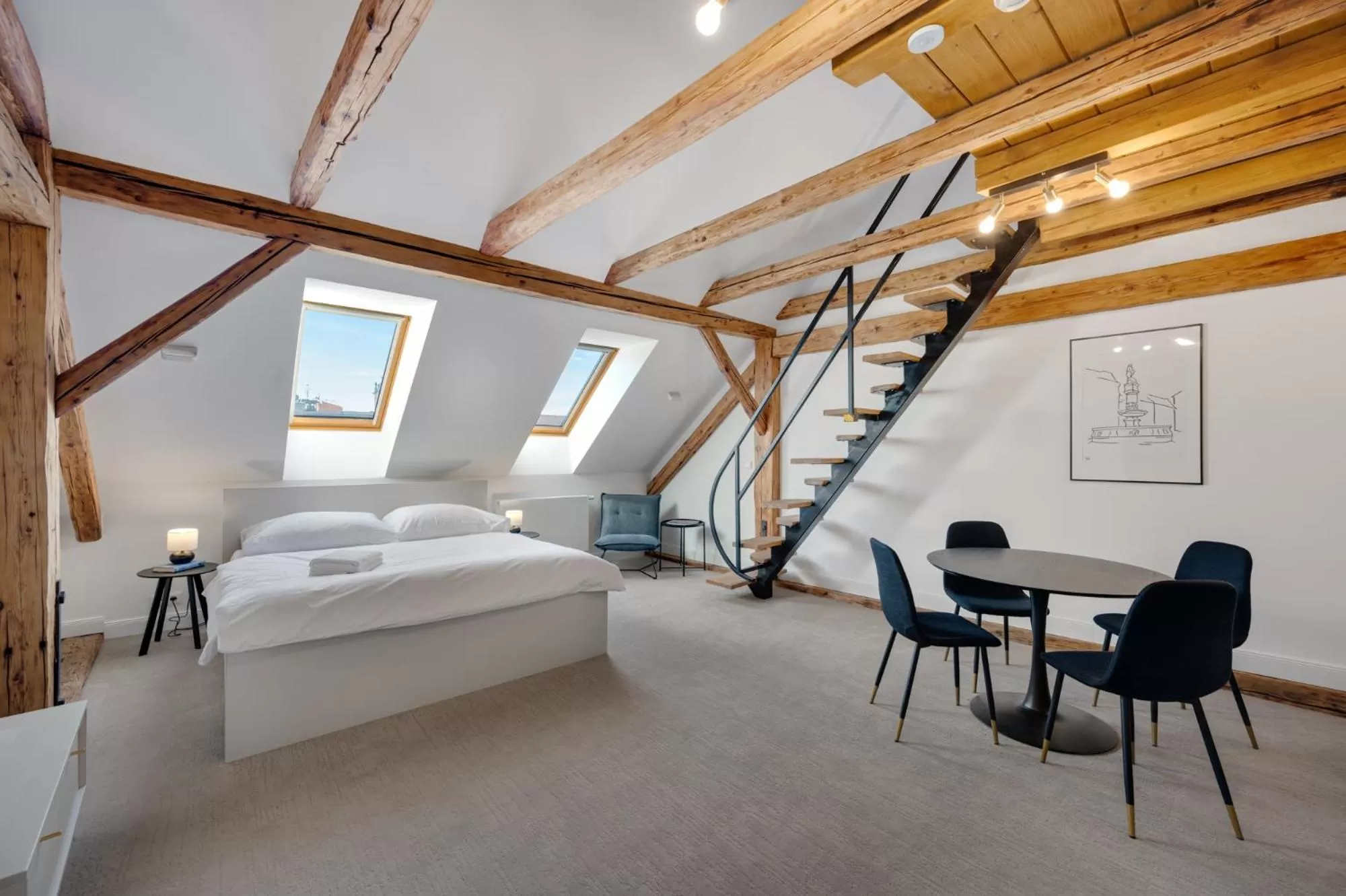 Photo of the whole room, Bed in Palace Apartments