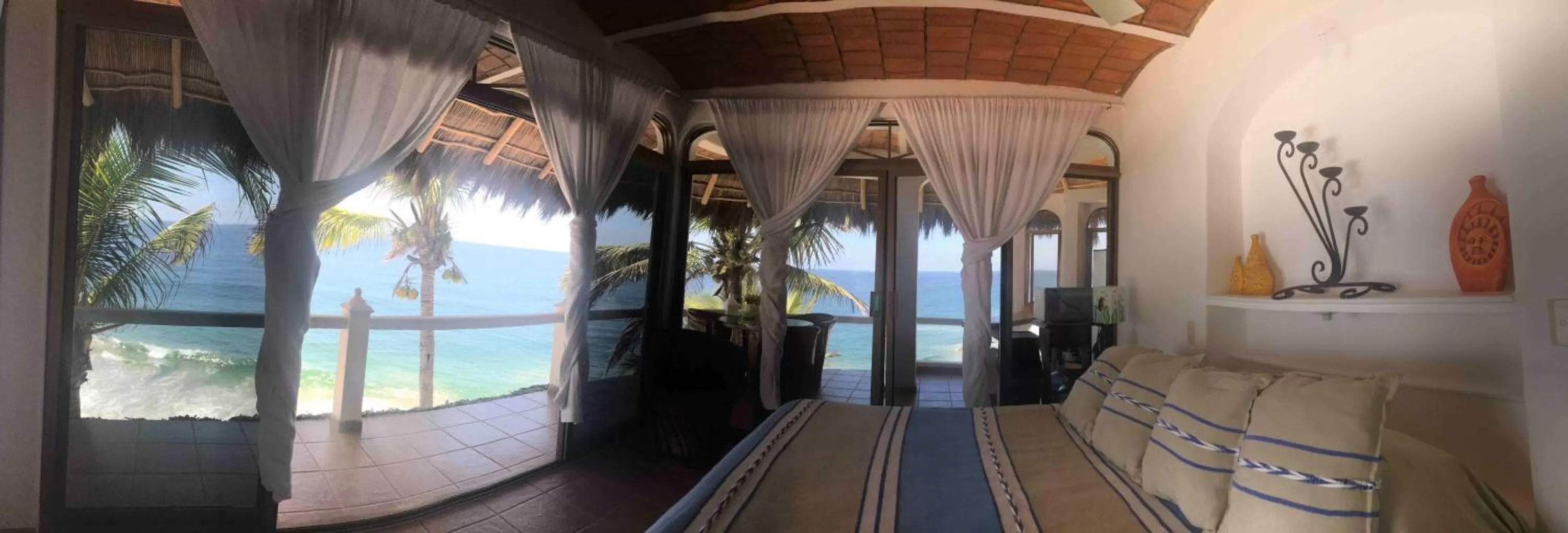 Photo of the whole room in Bungalows Lydia San Pancho