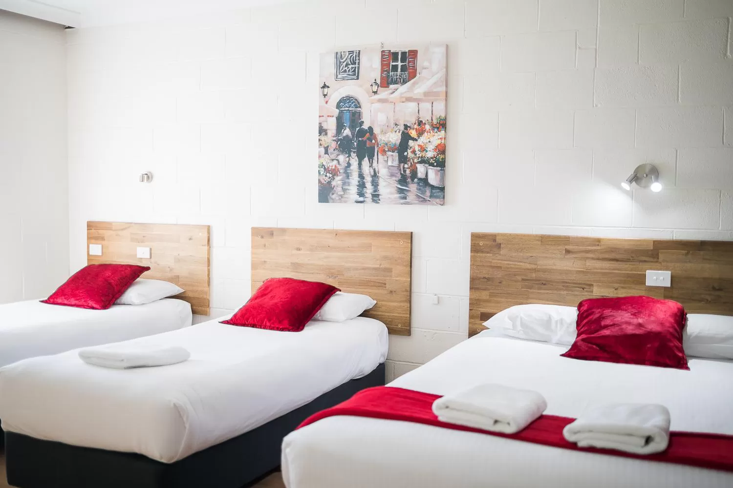 Bed in Plainsman Motel